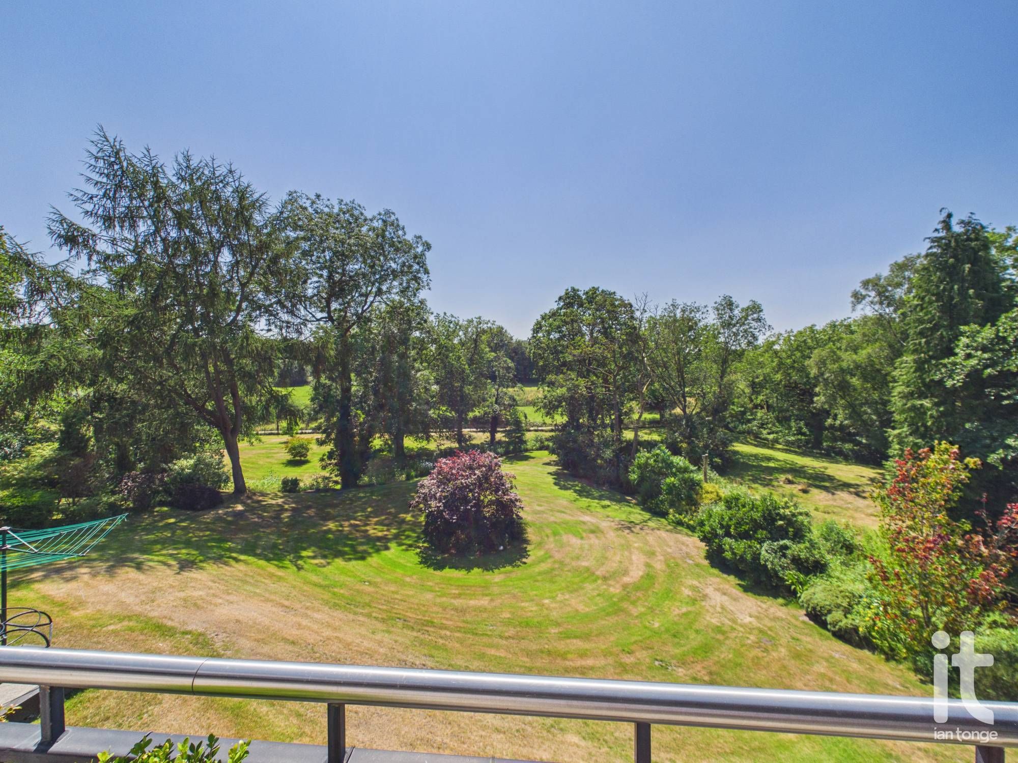 6 bedroom detached house For Sale in Stockport - Photograph 33.