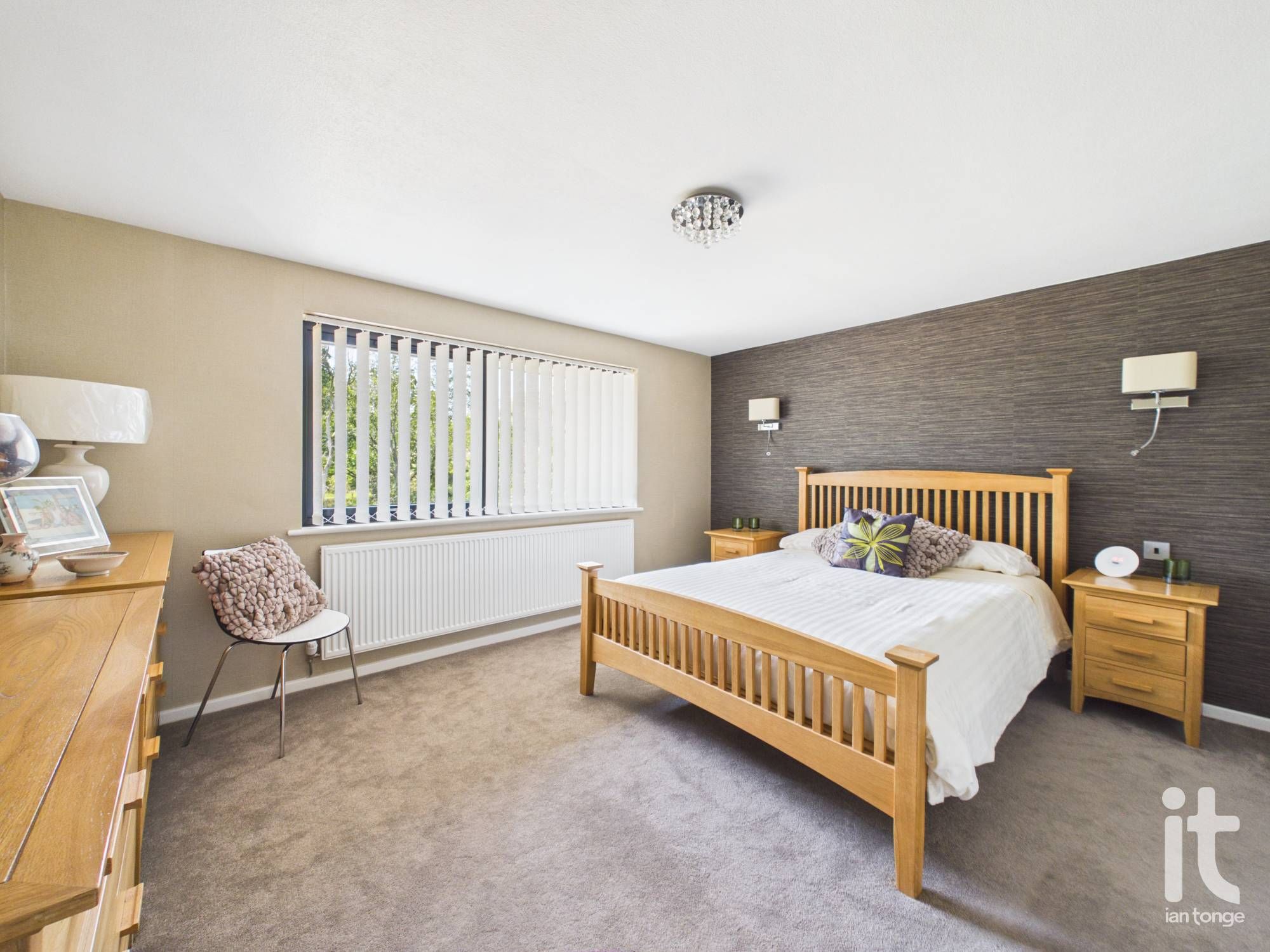 6 bedroom detached house For Sale in Stockport - Photograph 19.