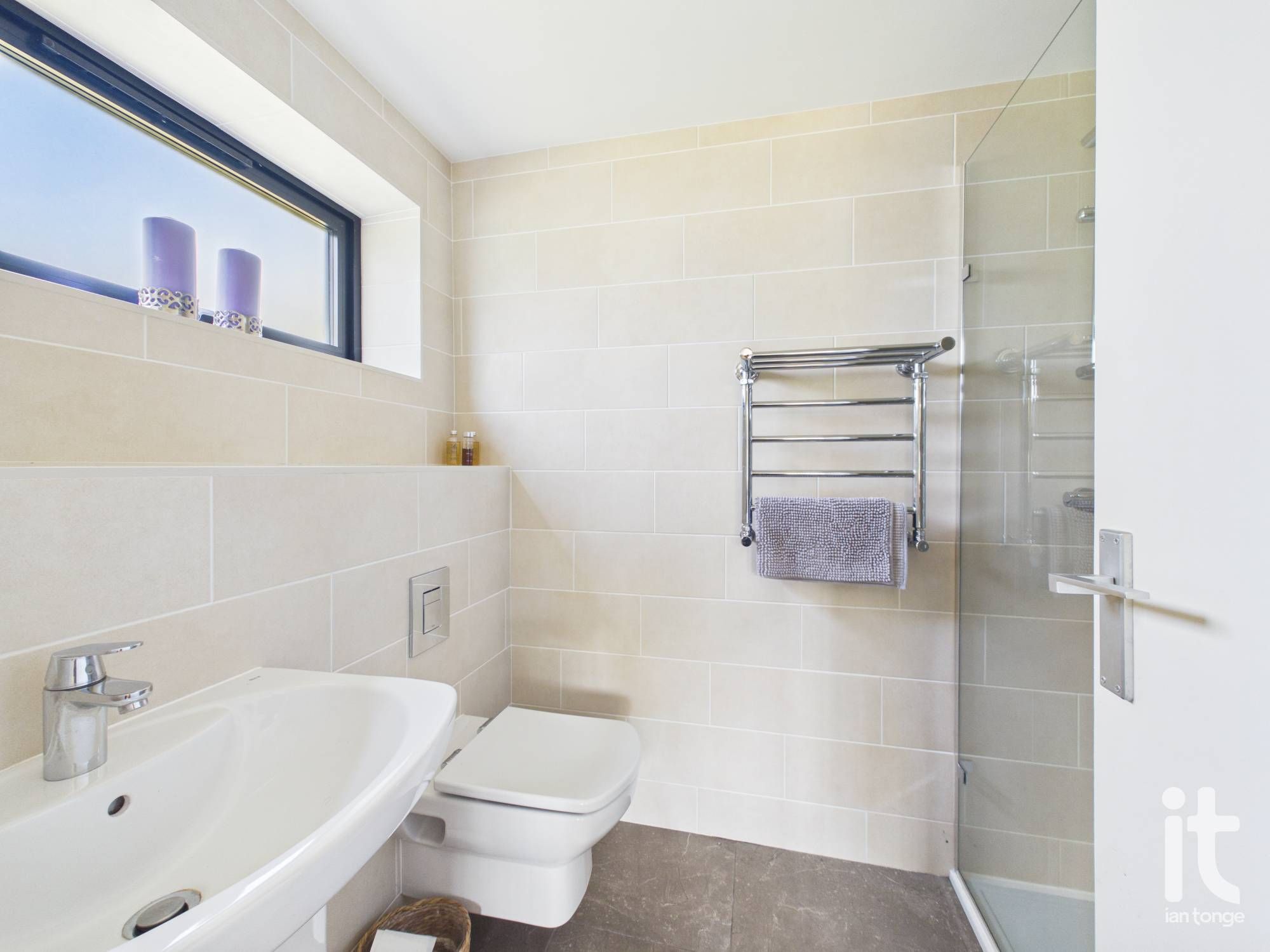 6 bedroom detached house For Sale in Stockport - Photograph 20.