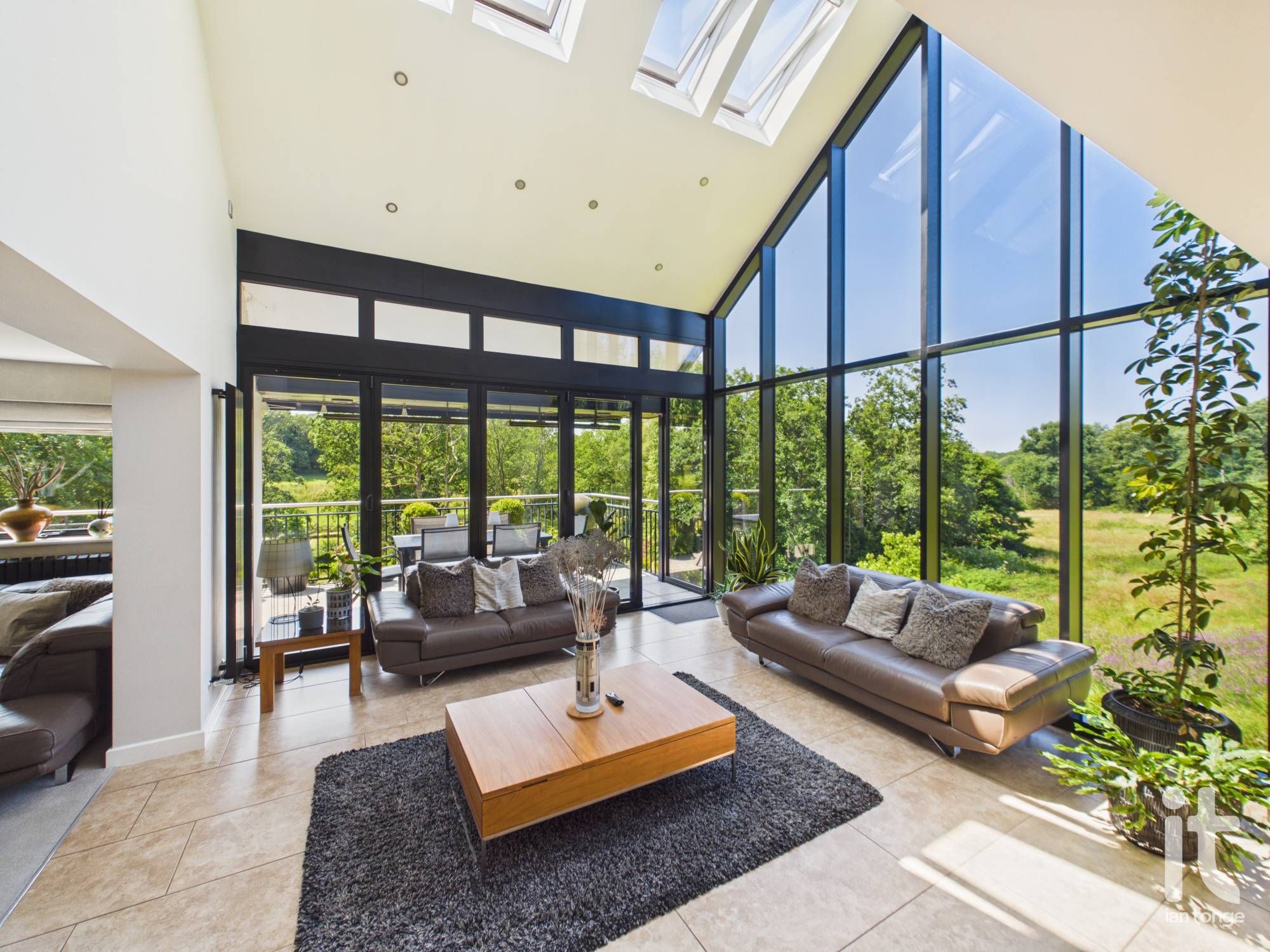 6 bedroom detached house For Sale in Stockport - Photograph 11.