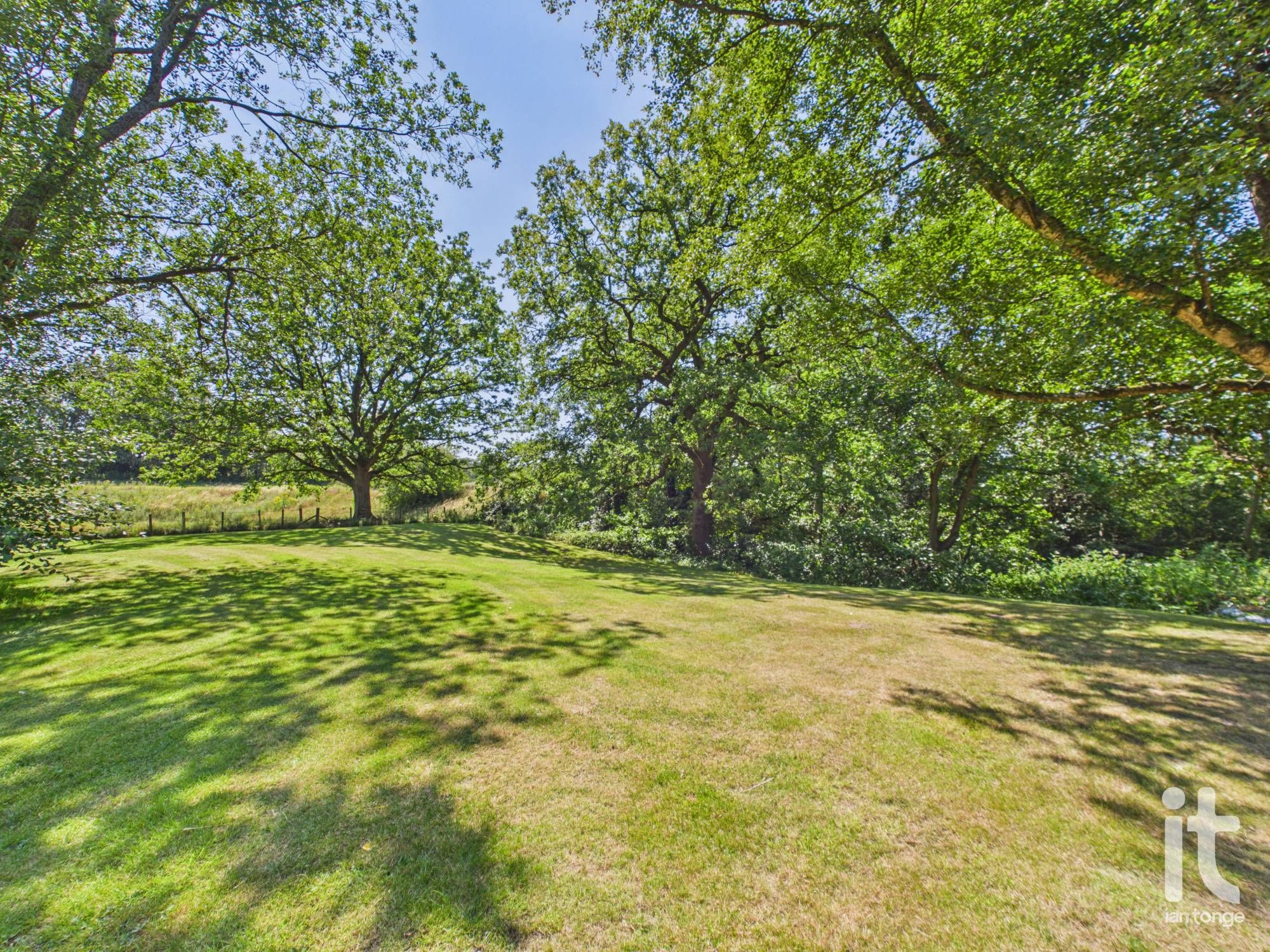 6 bedroom detached house For Sale in Stockport - Photograph 41.