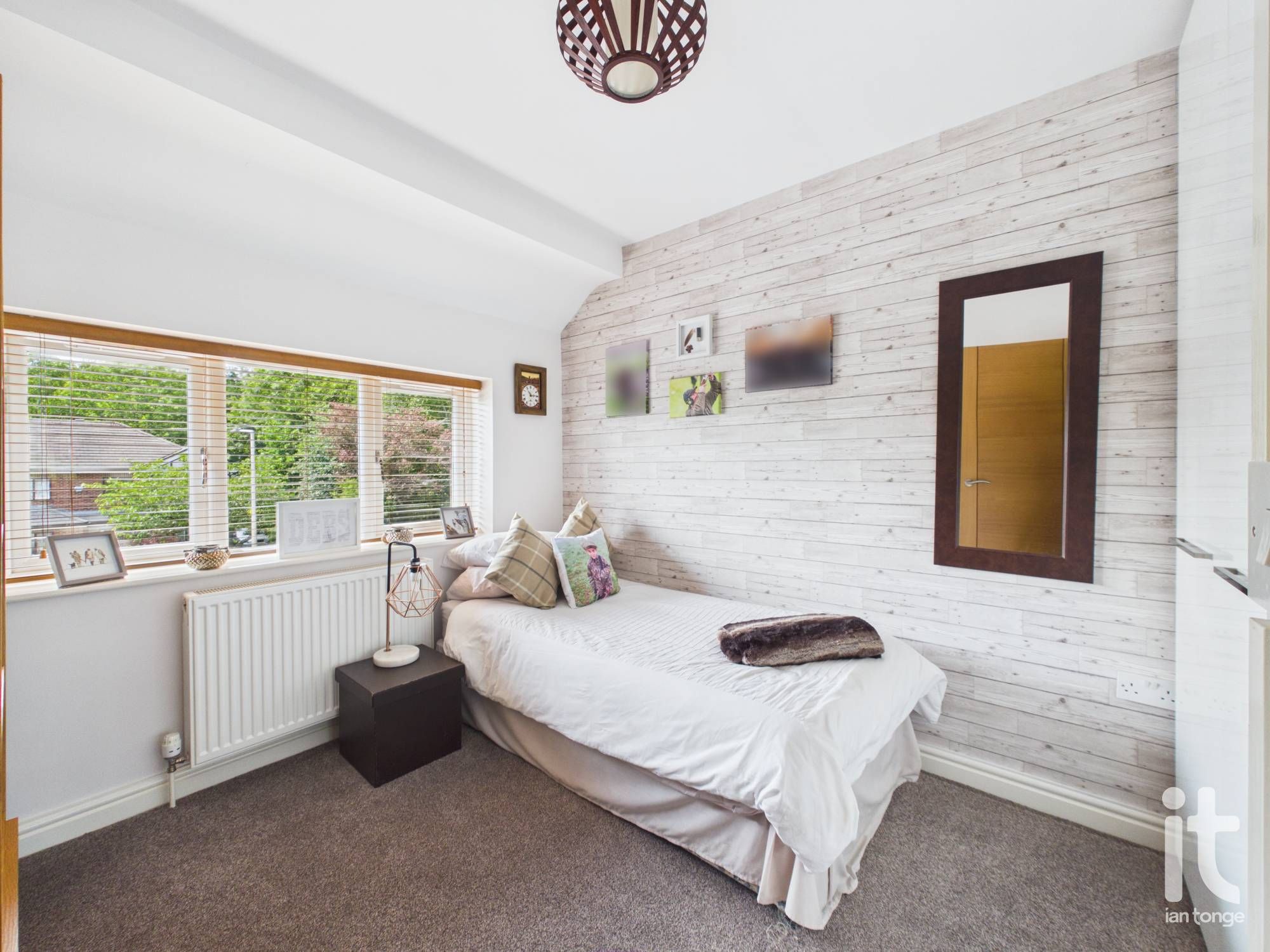 5 bedroom detached house For Sale in Stockport - Photograph 25.