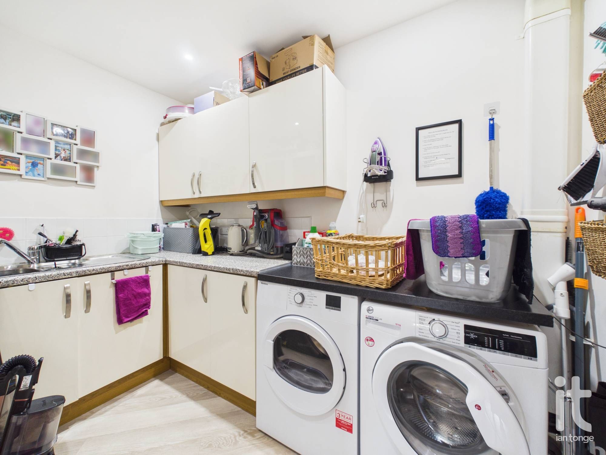5 bedroom detached house For Sale in Stockport - Photograph 11.