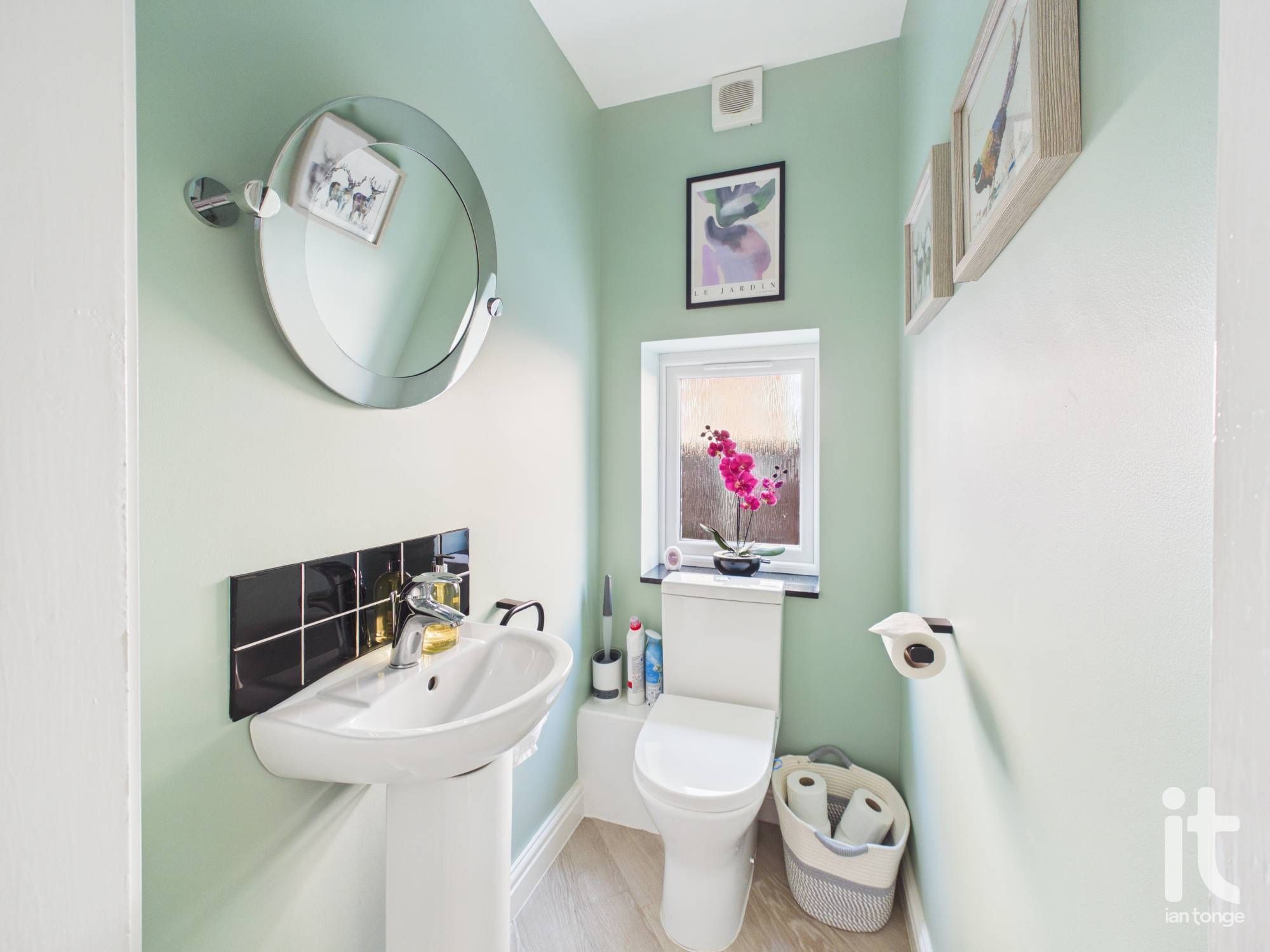 5 bedroom detached house For Sale in Stockport - Photograph 12.