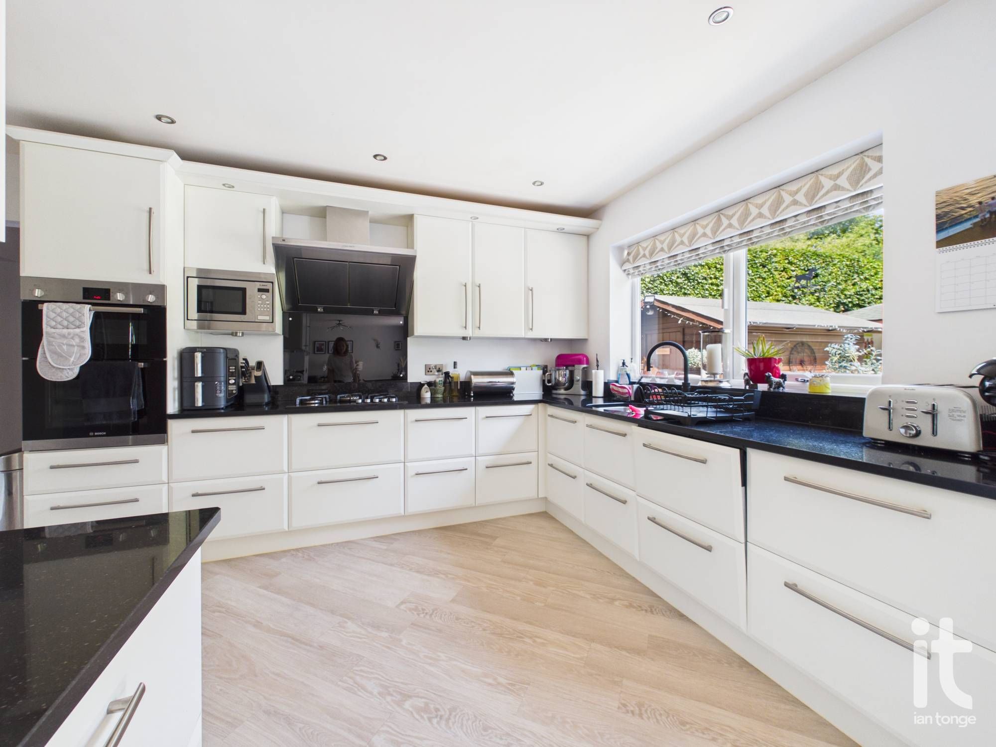 5 bedroom detached house For Sale in Stockport - Photograph 9.
