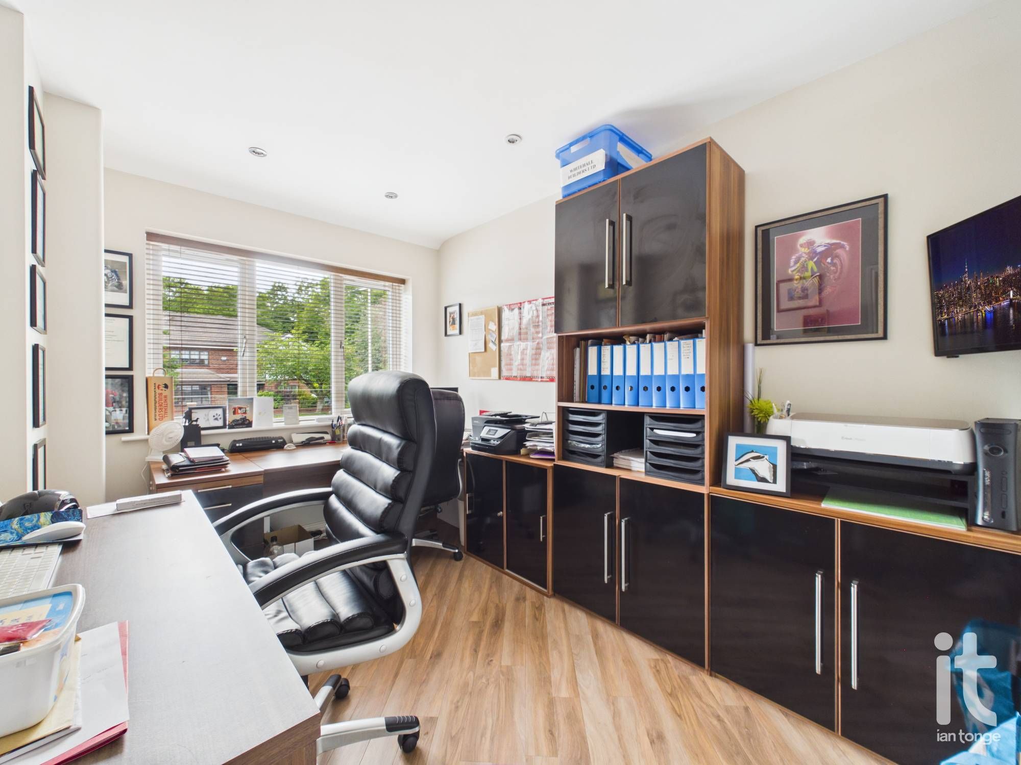 5 bedroom detached house For Sale in Stockport - Photograph 30.