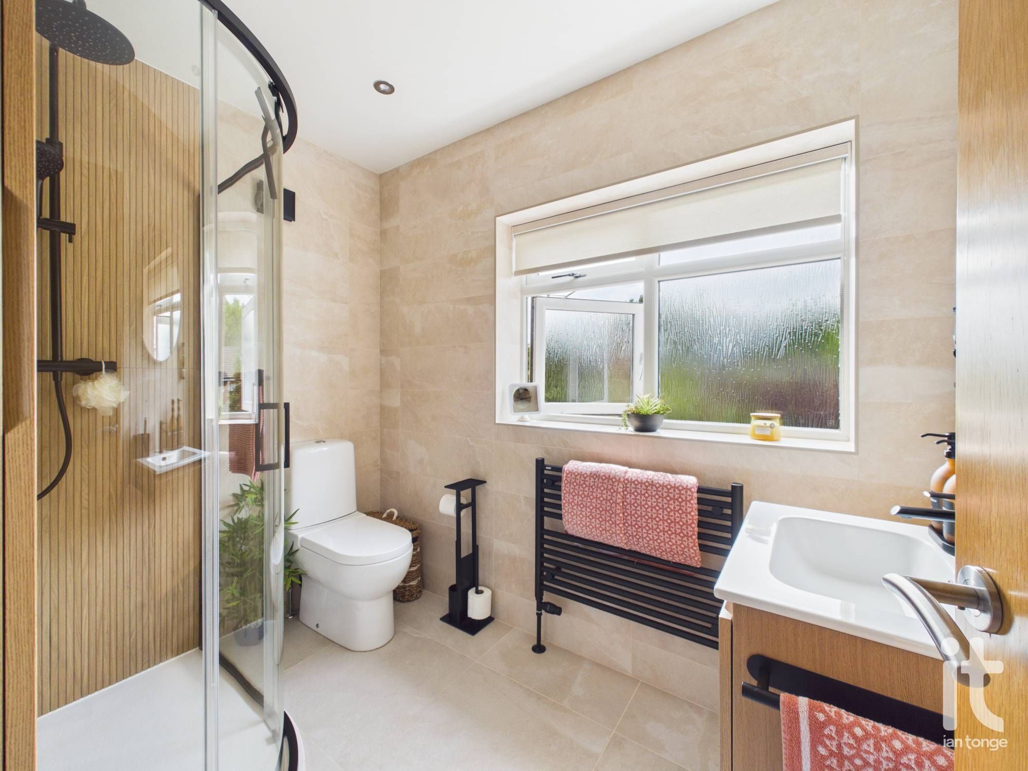 5 bedroom detached house For Sale in Stockport - Photograph 29.