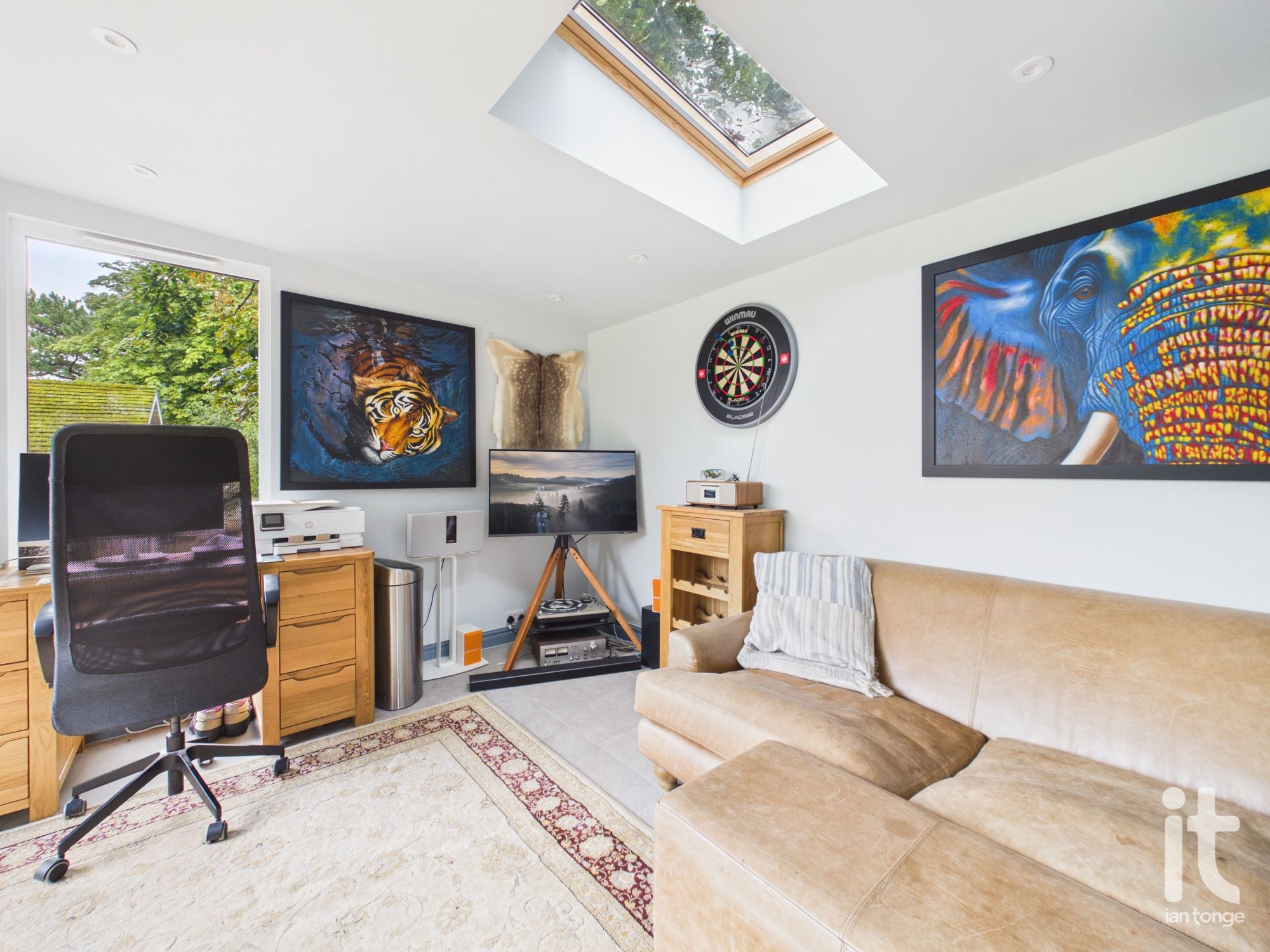 3 bedroom detached bungalow For Sale in Stockport - Photograph 20.