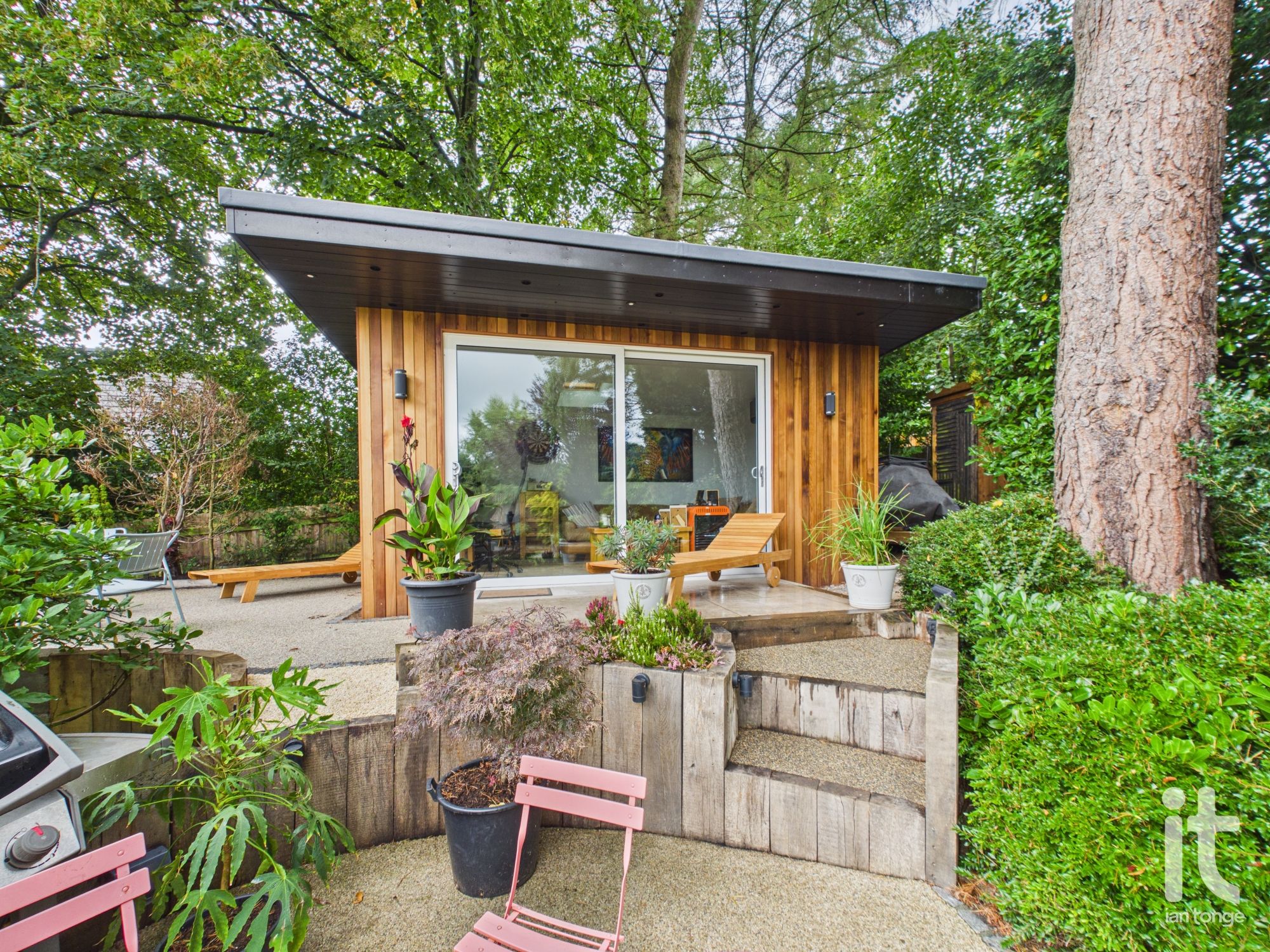 3 bedroom detached bungalow For Sale in Stockport - Photograph 19.