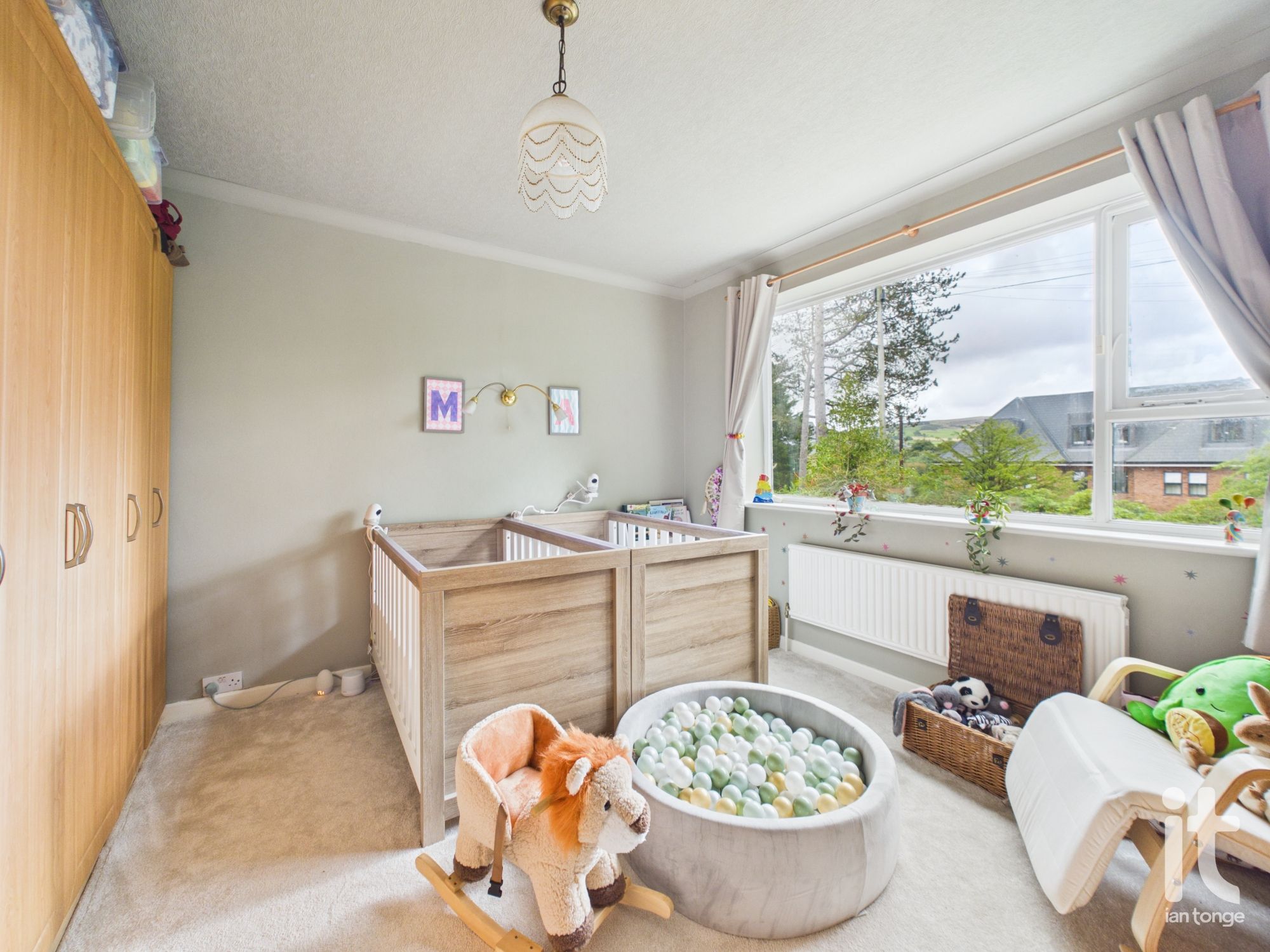 3 bedroom detached bungalow For Sale in Stockport - Photograph 17.