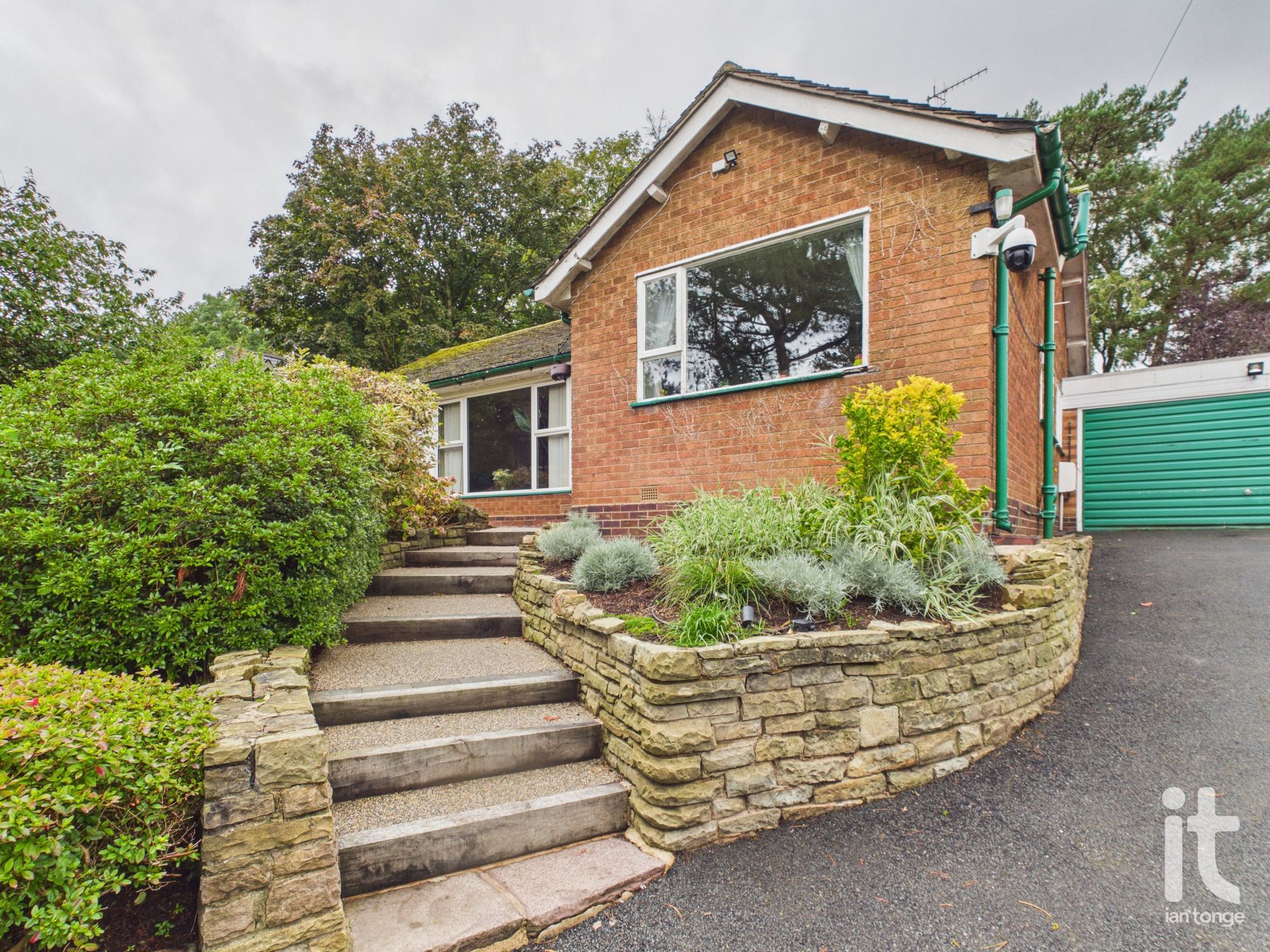 3 bedroom detached bungalow For Sale in Stockport - Photograph 31.