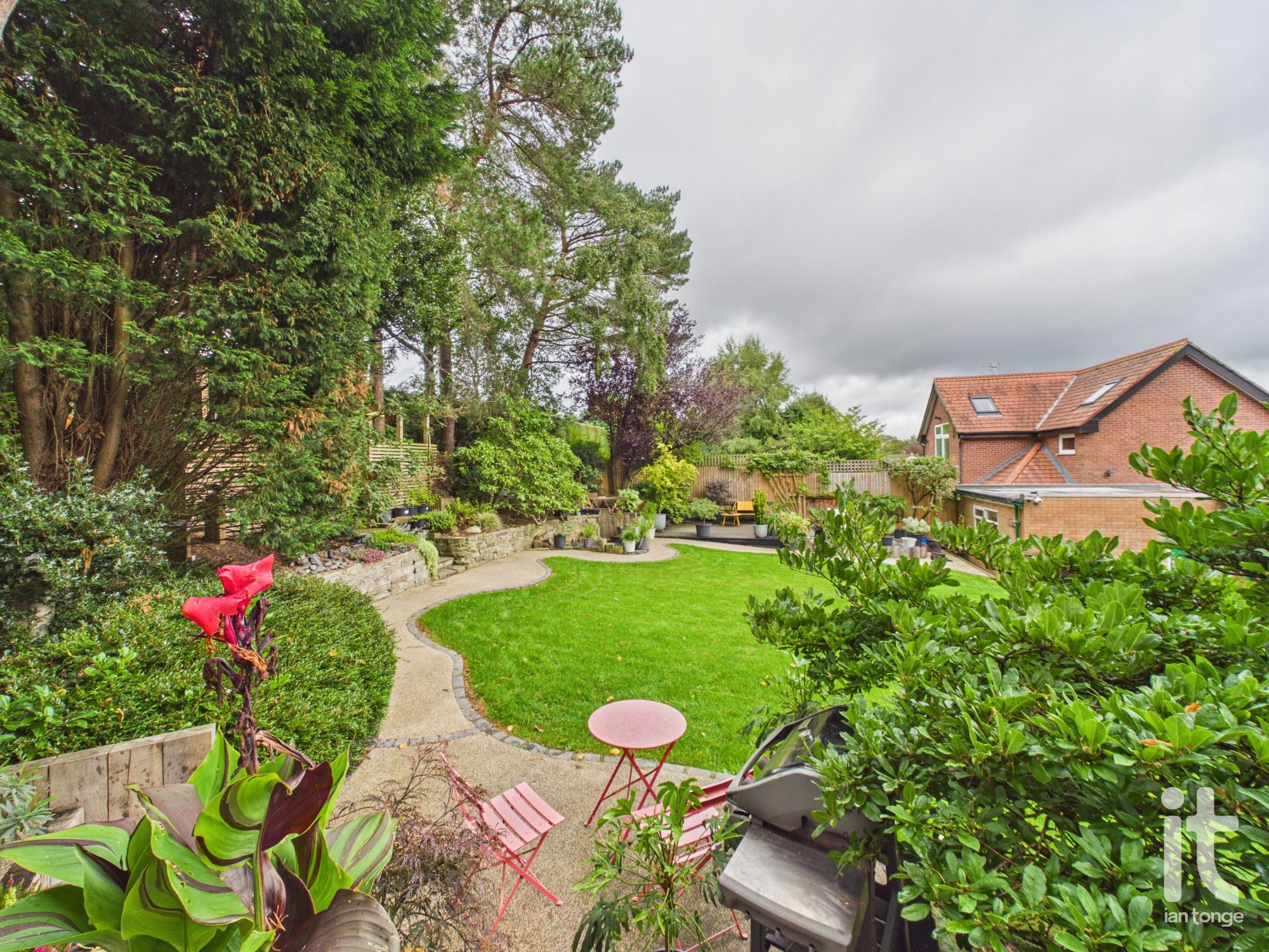3 bedroom detached bungalow For Sale in Stockport - Photograph 22.