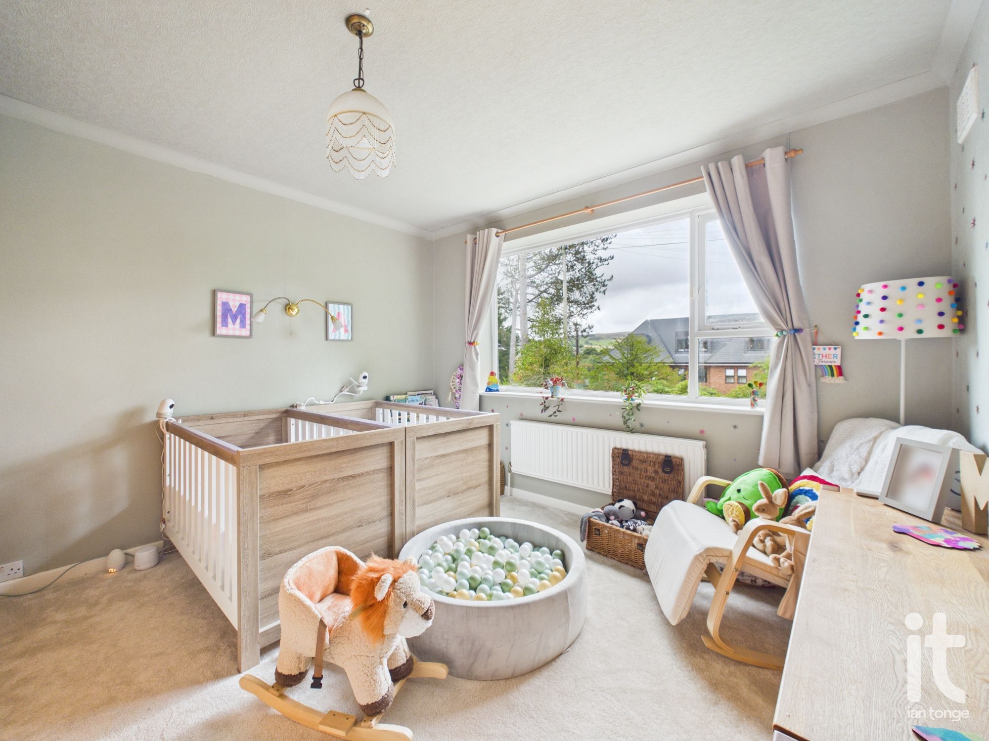 3 bedroom detached bungalow For Sale in Stockport - Photograph 16.