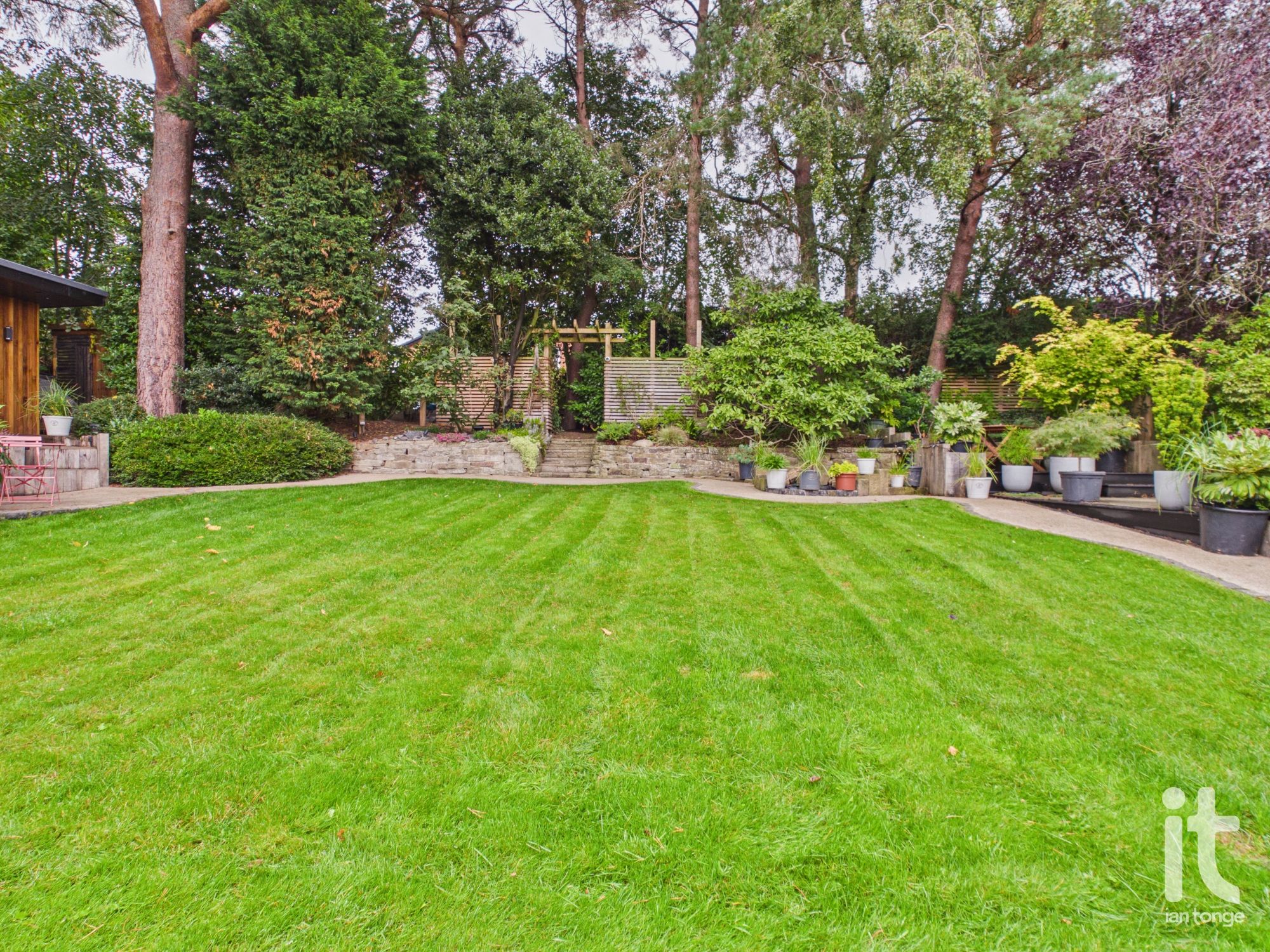 3 bedroom detached bungalow For Sale in Stockport - Photograph 26.