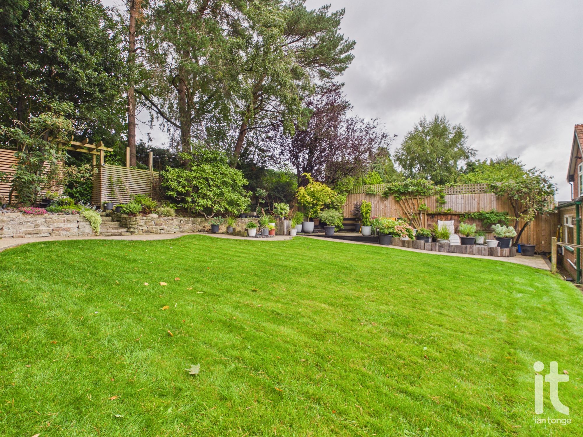 3 bedroom detached bungalow For Sale in Stockport - Photograph 28.