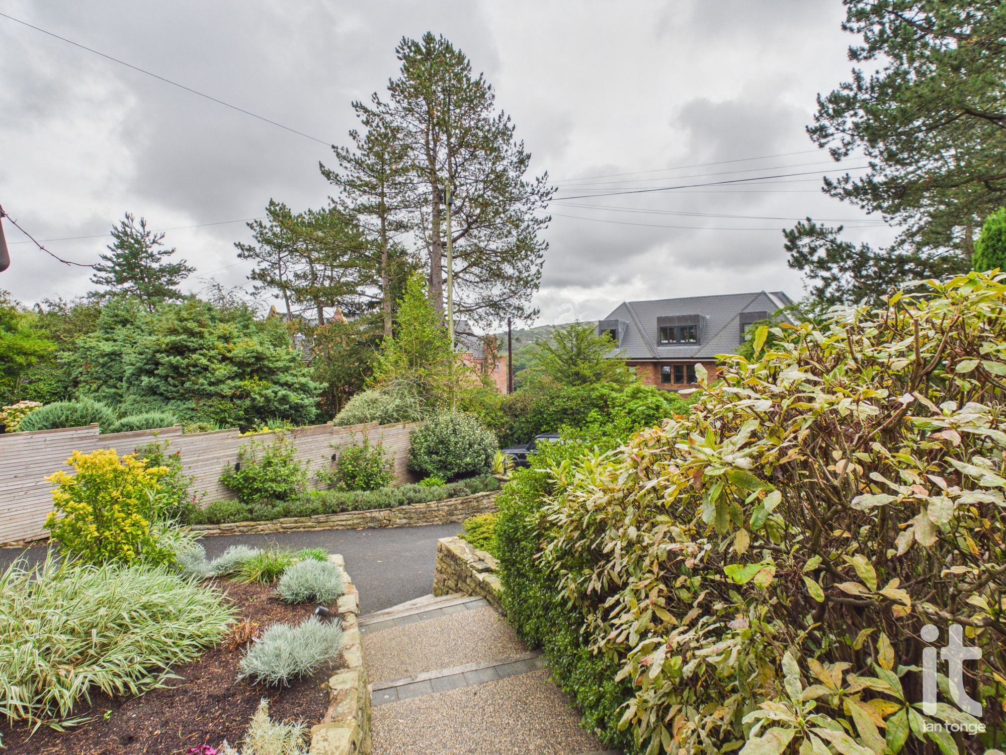 3 bedroom detached bungalow For Sale in Stockport - Photograph 11.