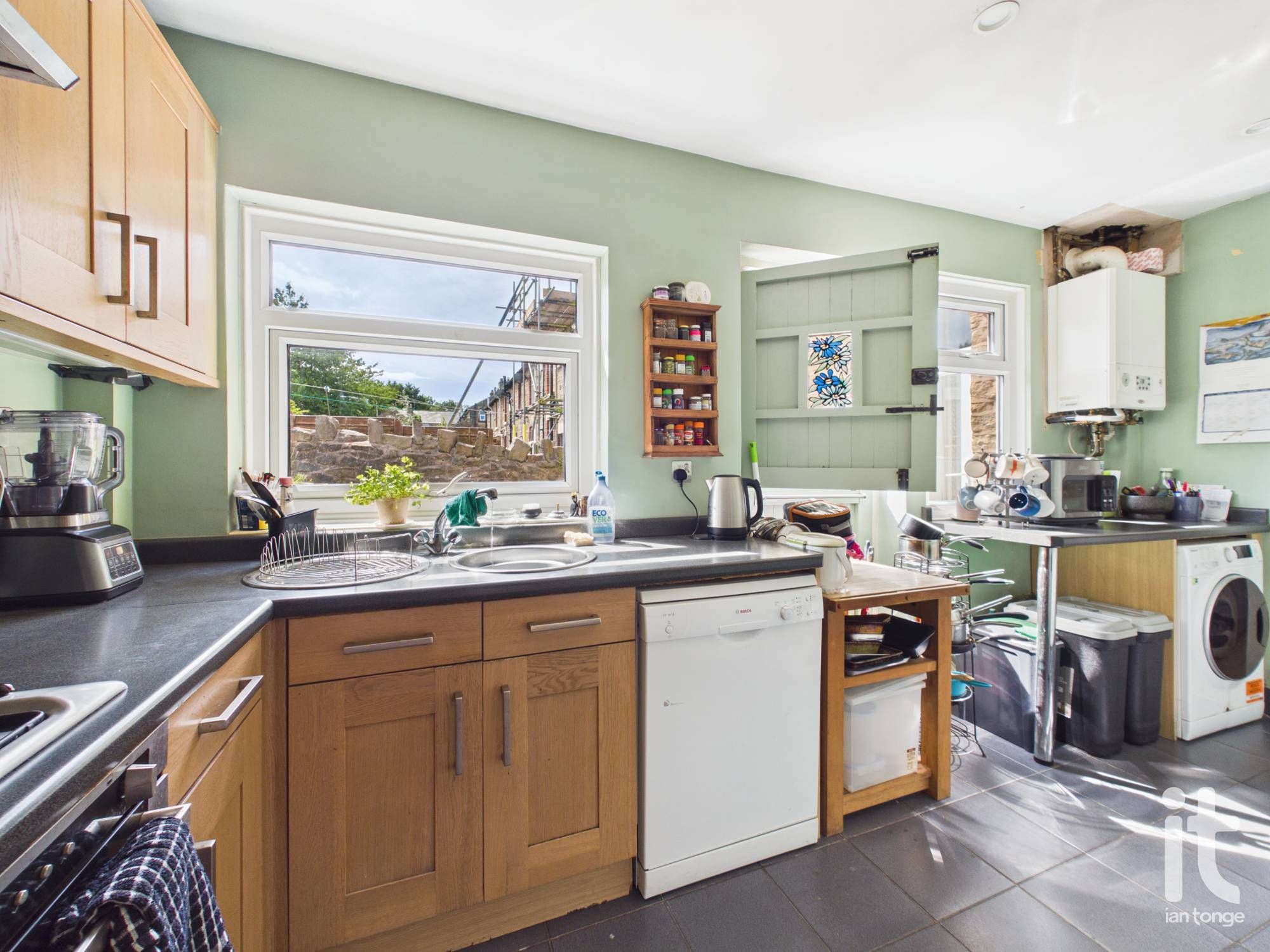 3 bedroom semi-detached house For Sale in High Peak - Photograph 8.