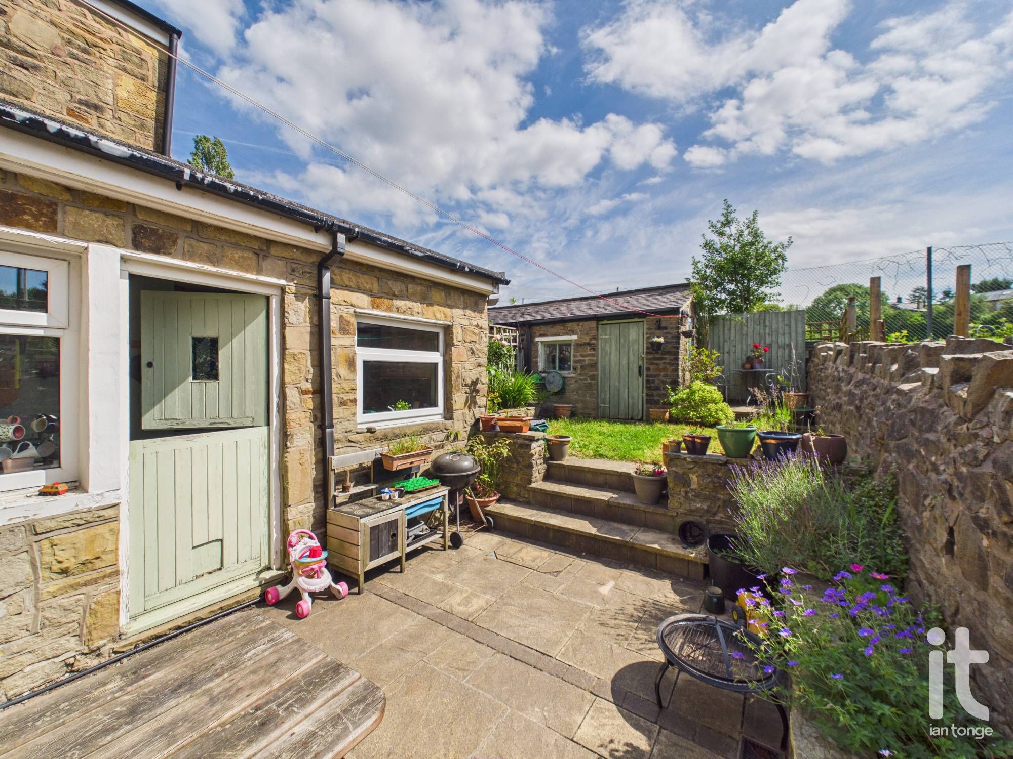 3 bedroom semi-detached house For Sale in High Peak - Photograph 9.