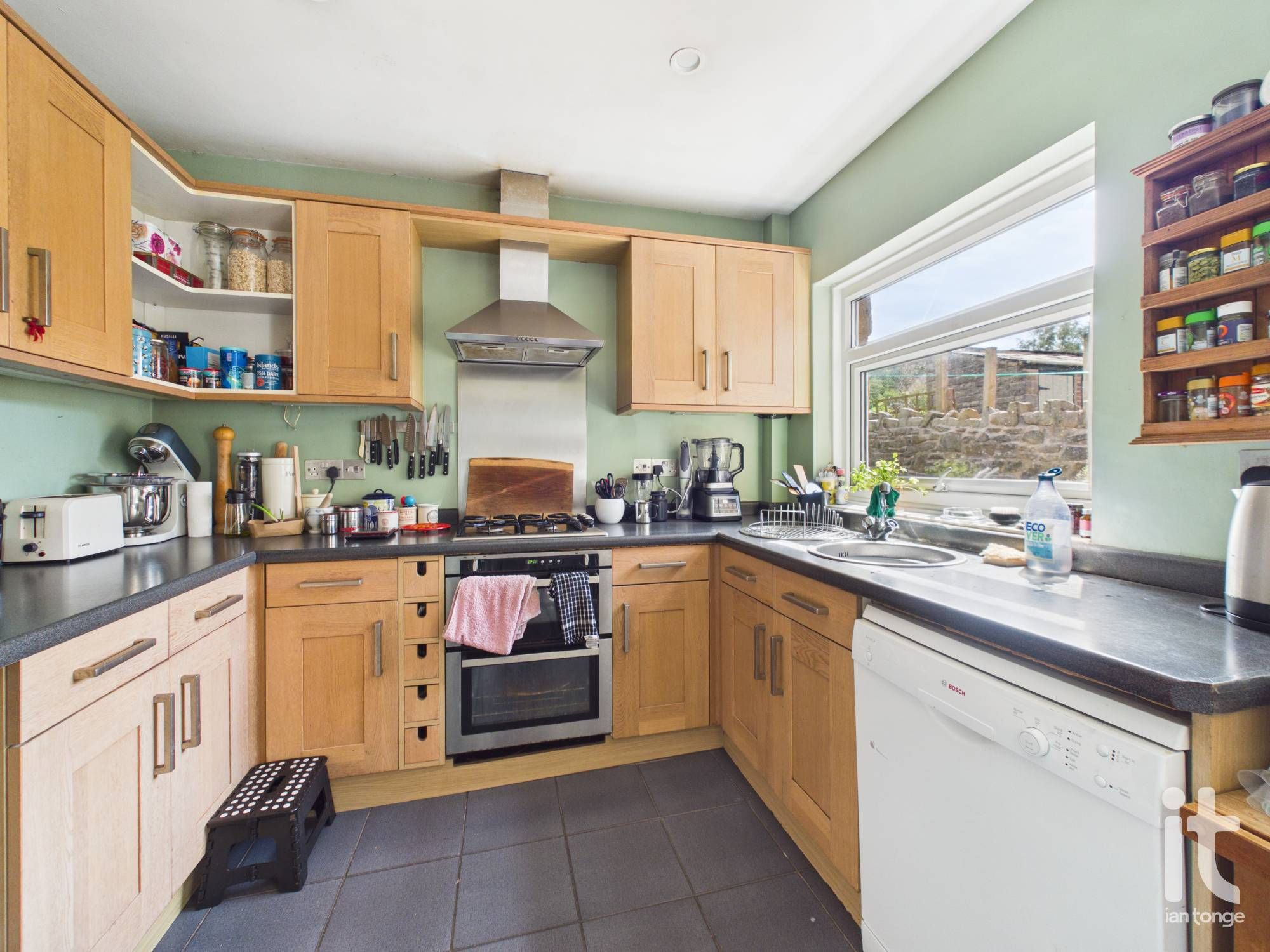 3 bedroom semi-detached house For Sale in High Peak - Photograph 7.