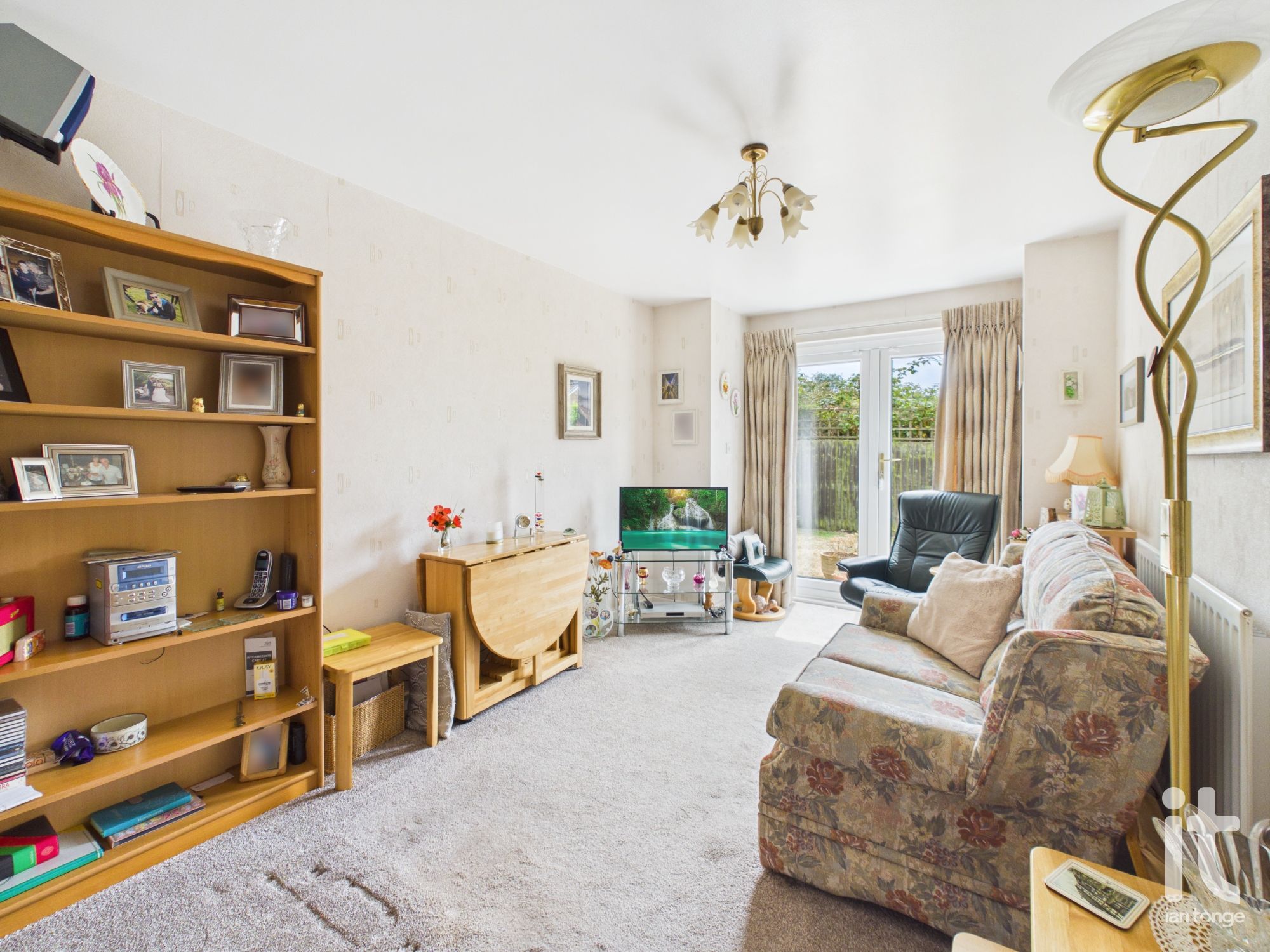 1 bedroom ground floor flat/apartment For Sale in Stockport - Property photograph.