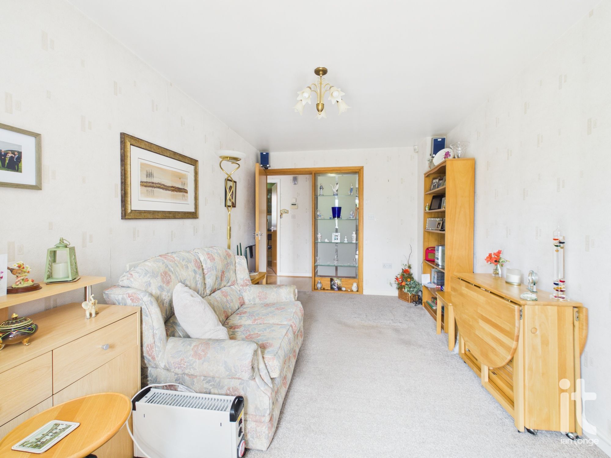 1 bedroom ground floor flat/apartment For Sale in Stockport - Photograph 10.