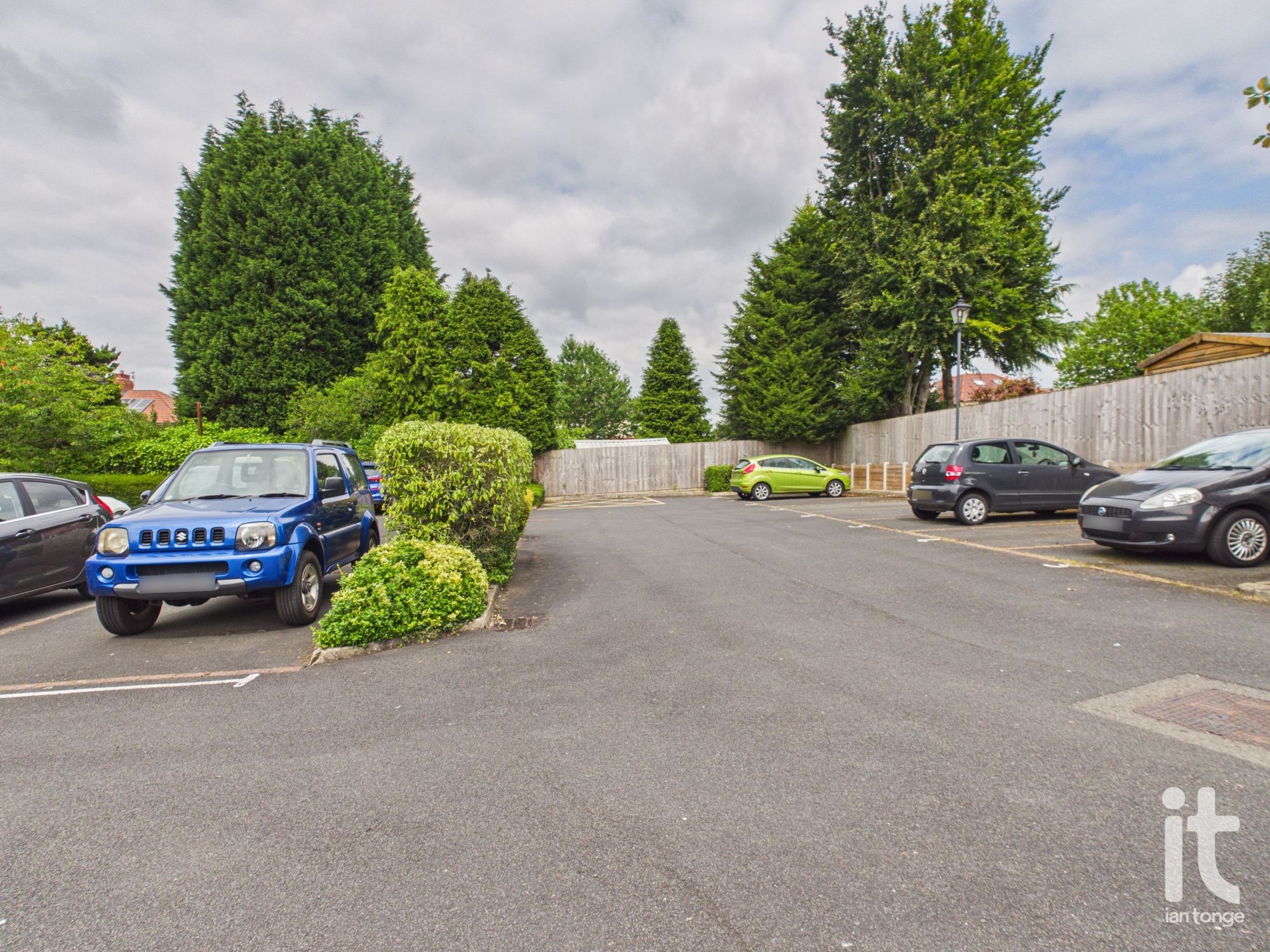 1 bedroom ground floor flat/apartment For Sale in Stockport - Photograph 22.