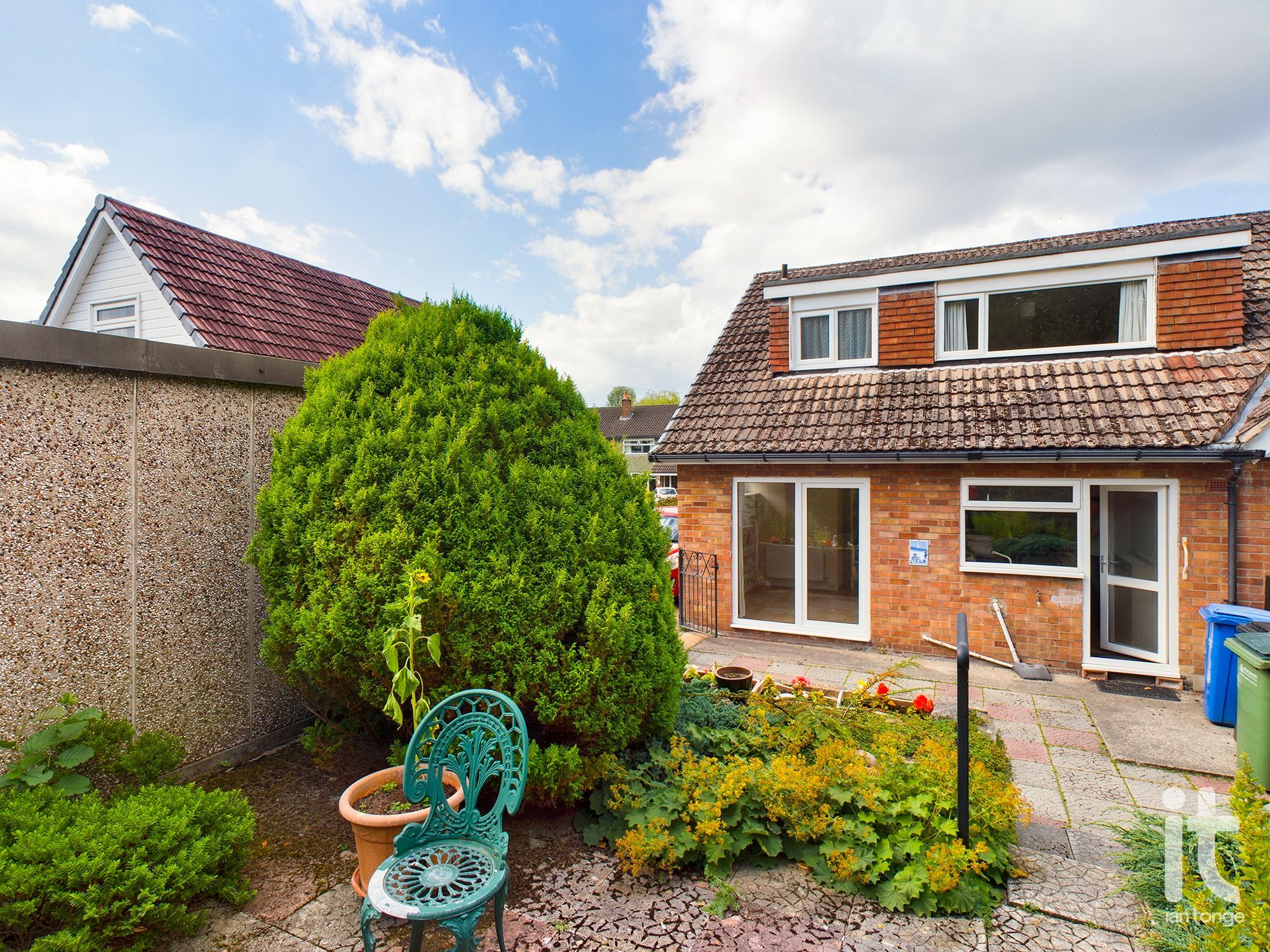3 bedroom semi-detached house For Sale in Stockport - Photograph 18.
