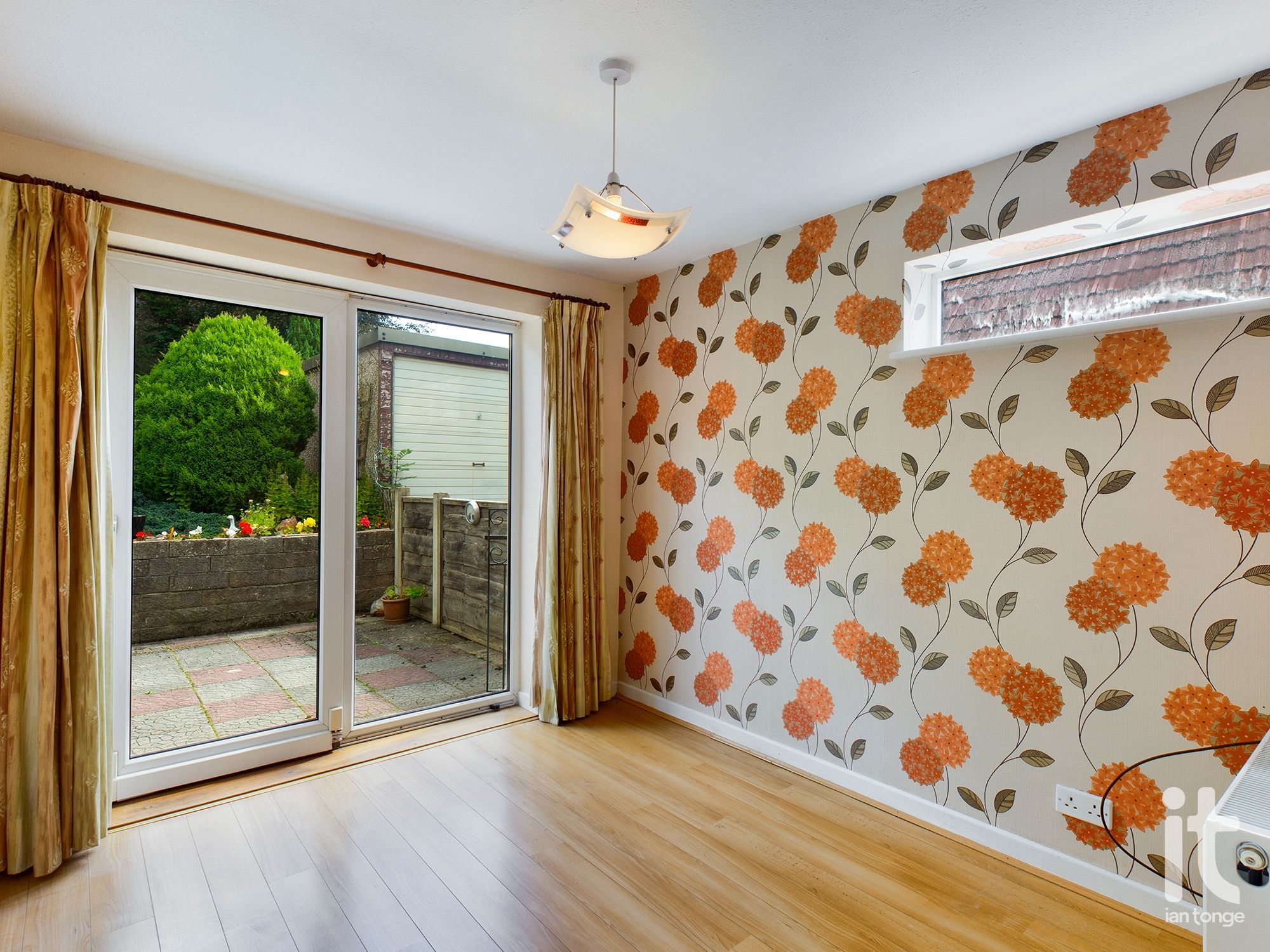 3 bedroom semi-detached house For Sale in Stockport - Photograph 4.