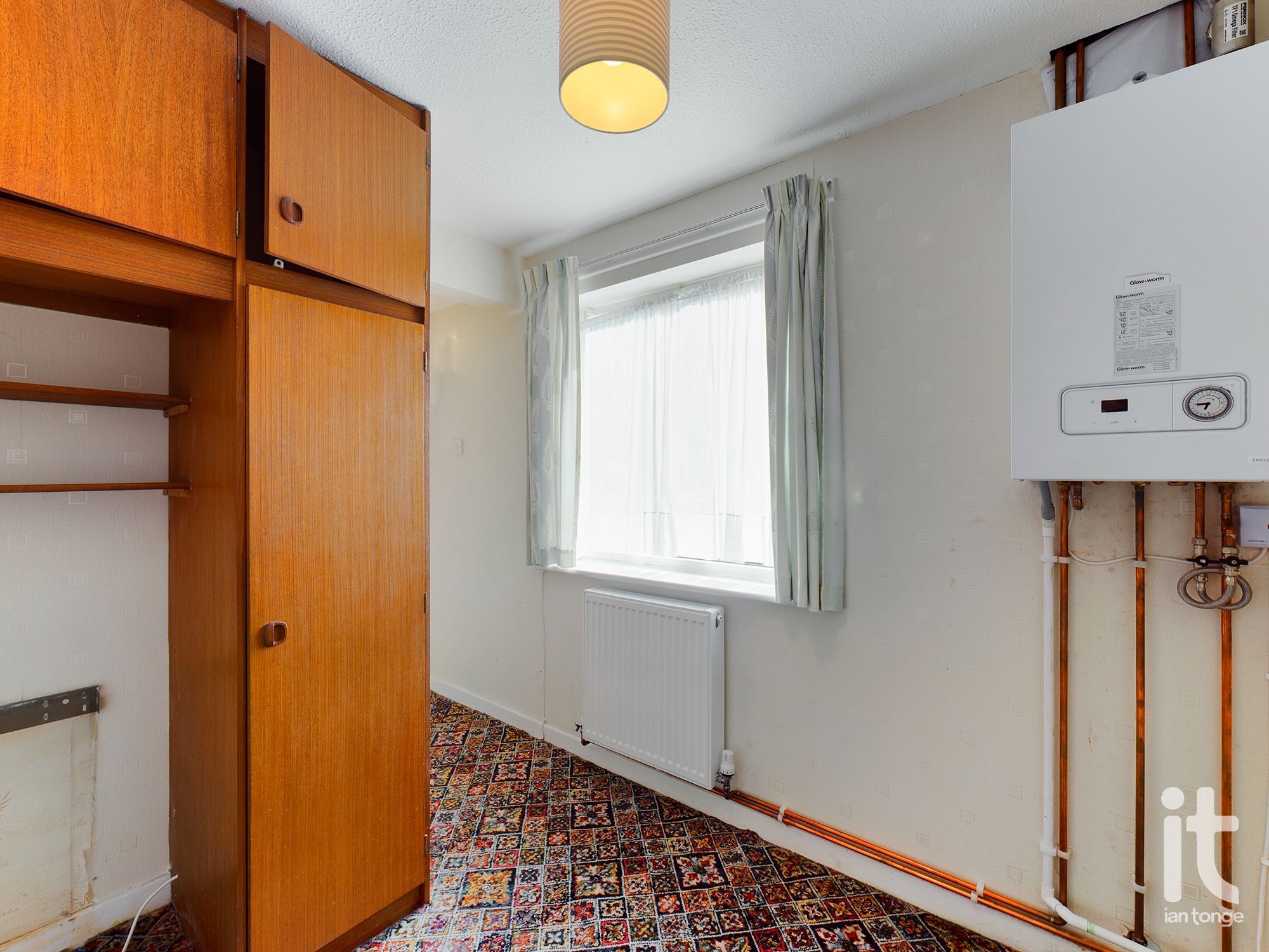 3 bedroom semi-detached house For Sale in Stockport - Photograph 5.