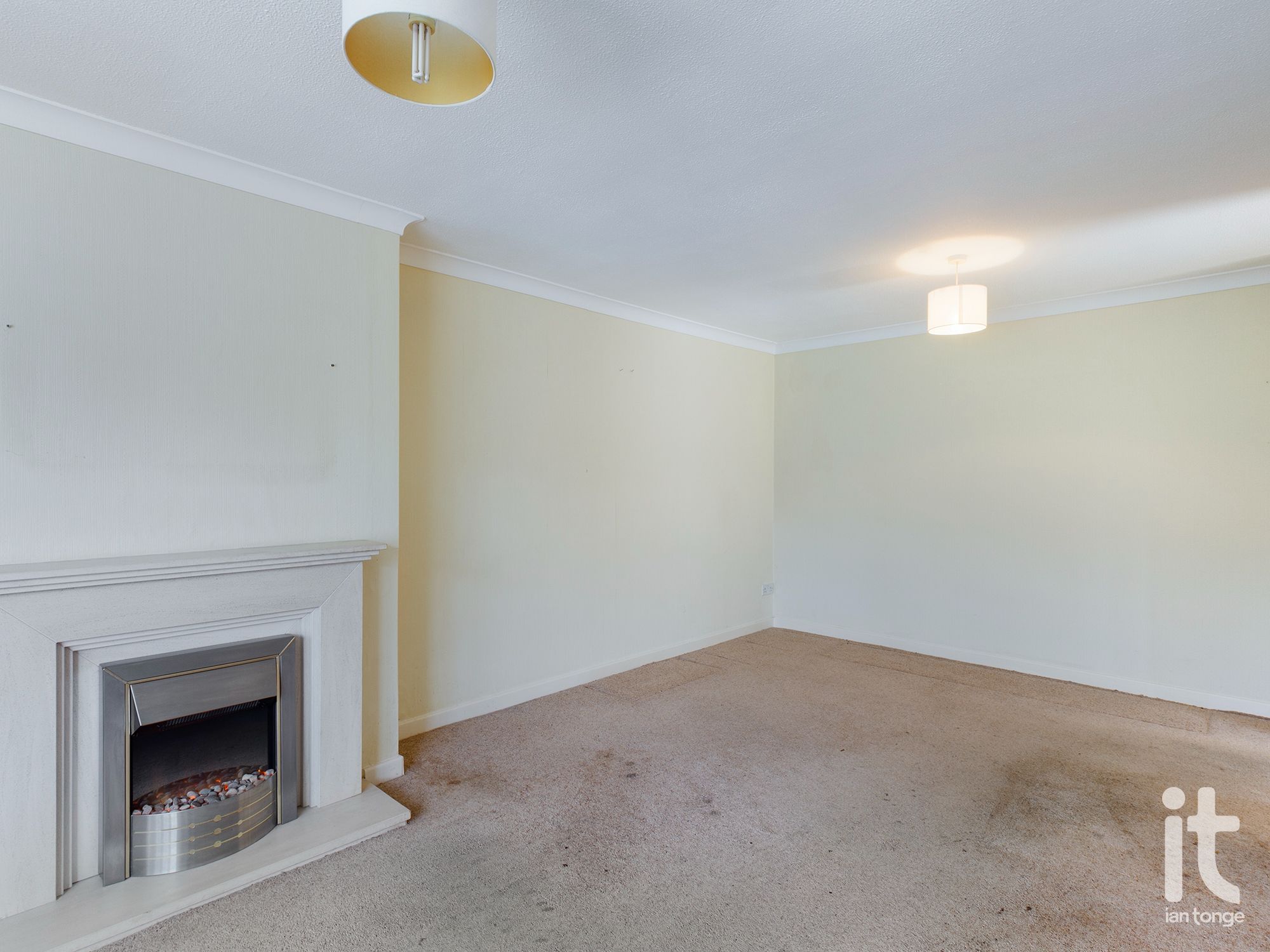 3 bedroom semi-detached house For Sale in Stockport - Photograph 12.