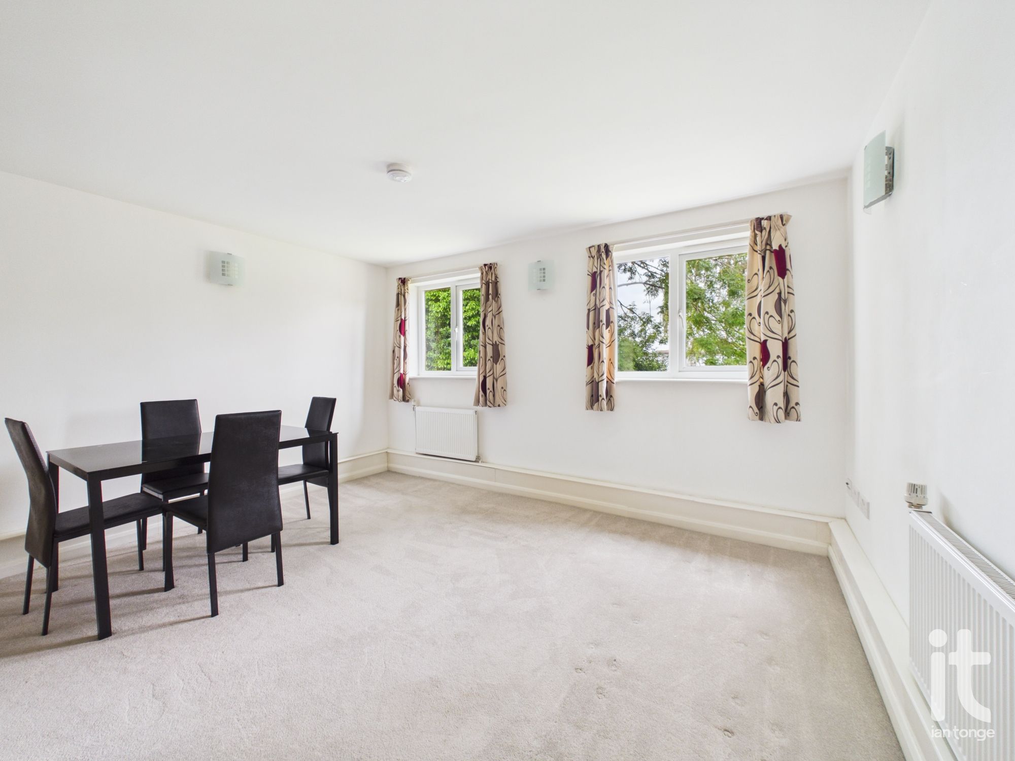2 bedroom apartment flat/apartment For Sale in Stockport - Photograph 9.