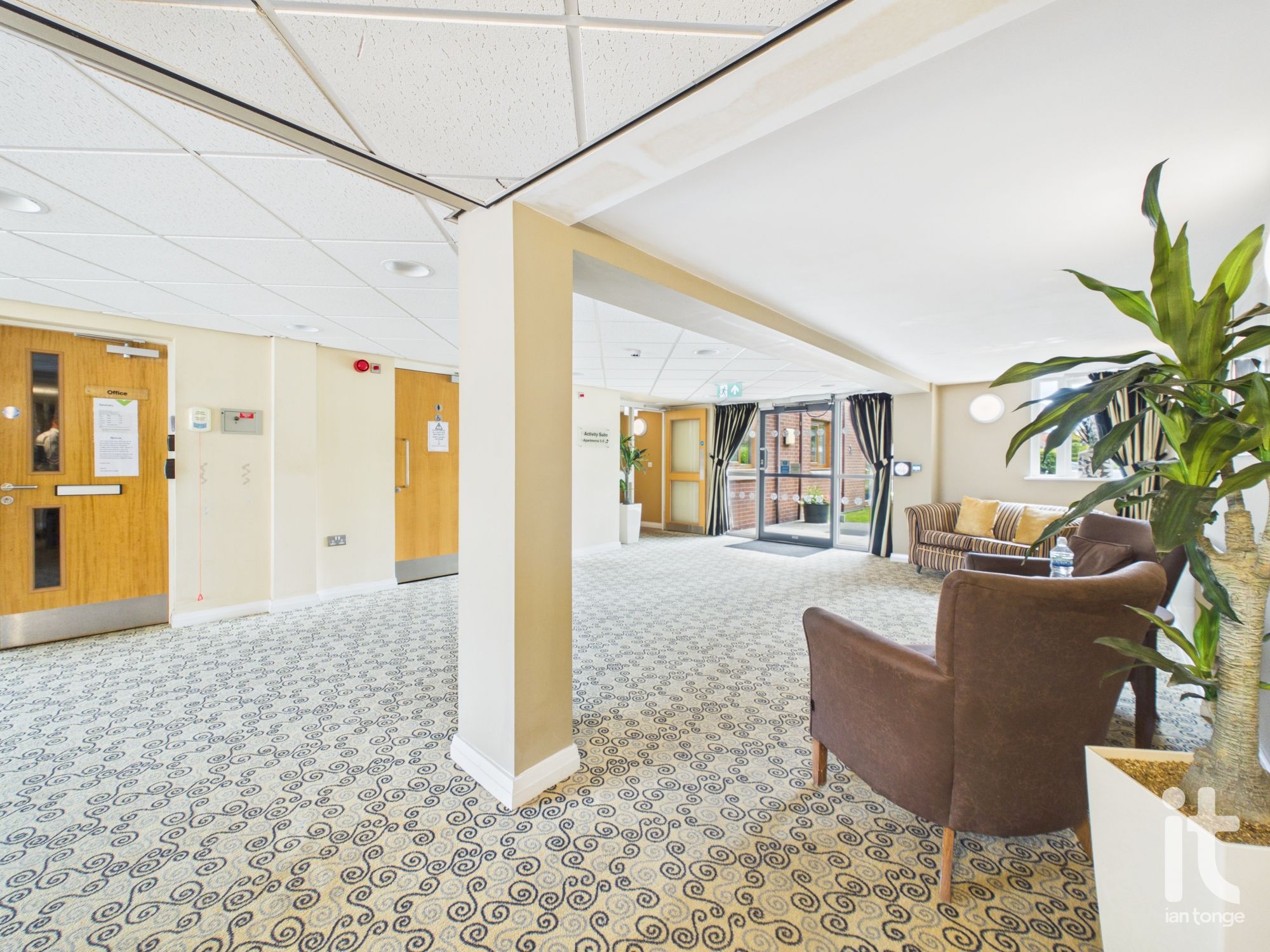 2 bedroom apartment flat/apartment For Sale in Stockport - Photograph 1.