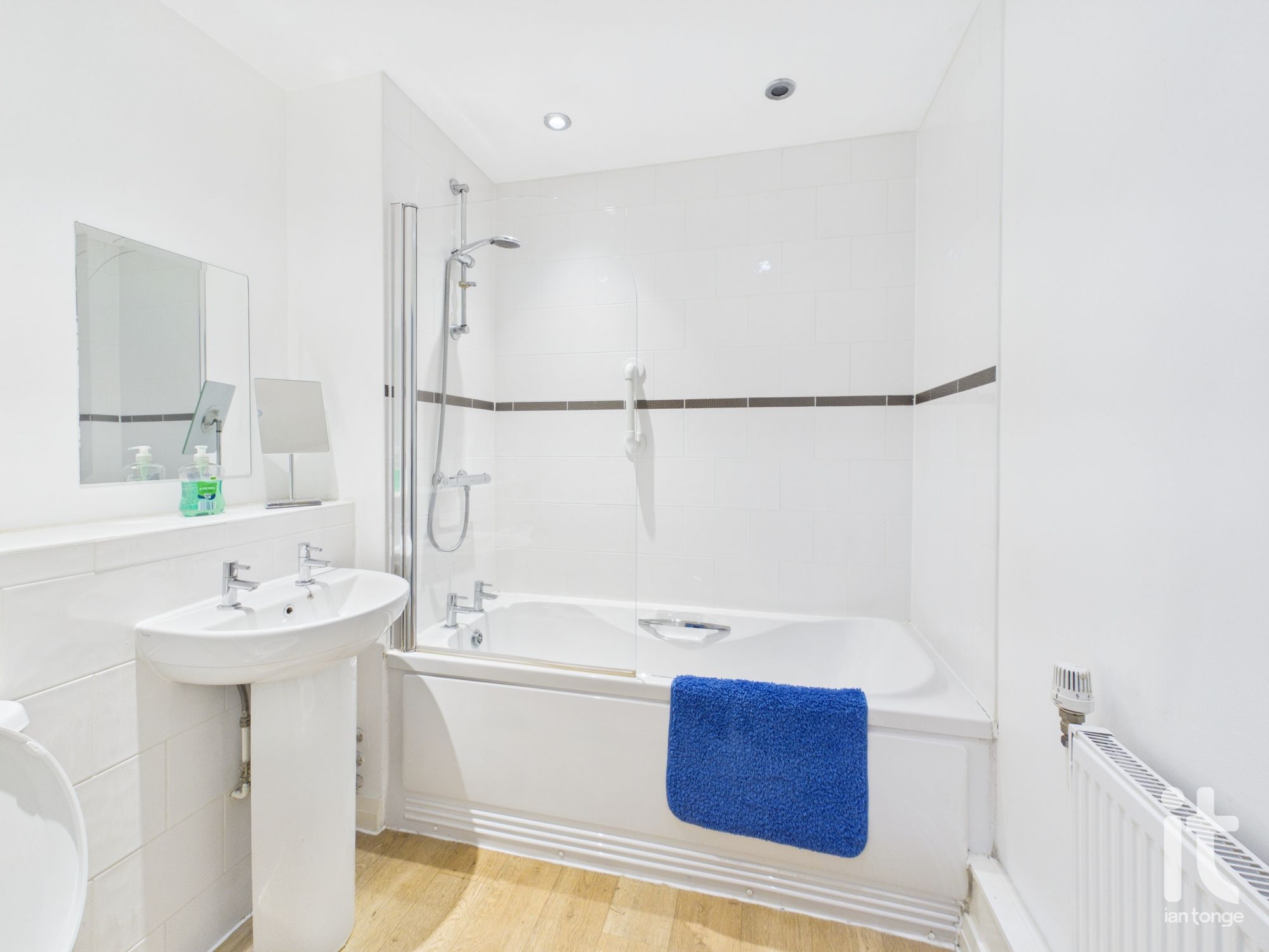 2 bedroom apartment flat/apartment For Sale in Stockport - Photograph 22.