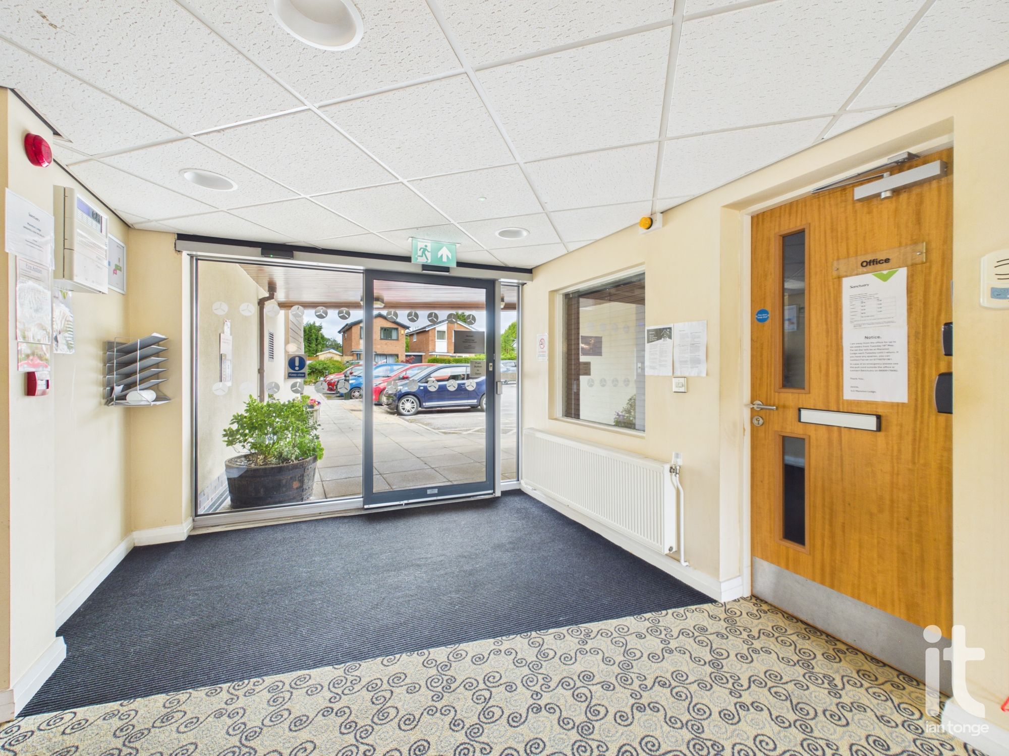 2 bedroom apartment flat/apartment For Sale in Stockport - Photograph 5.