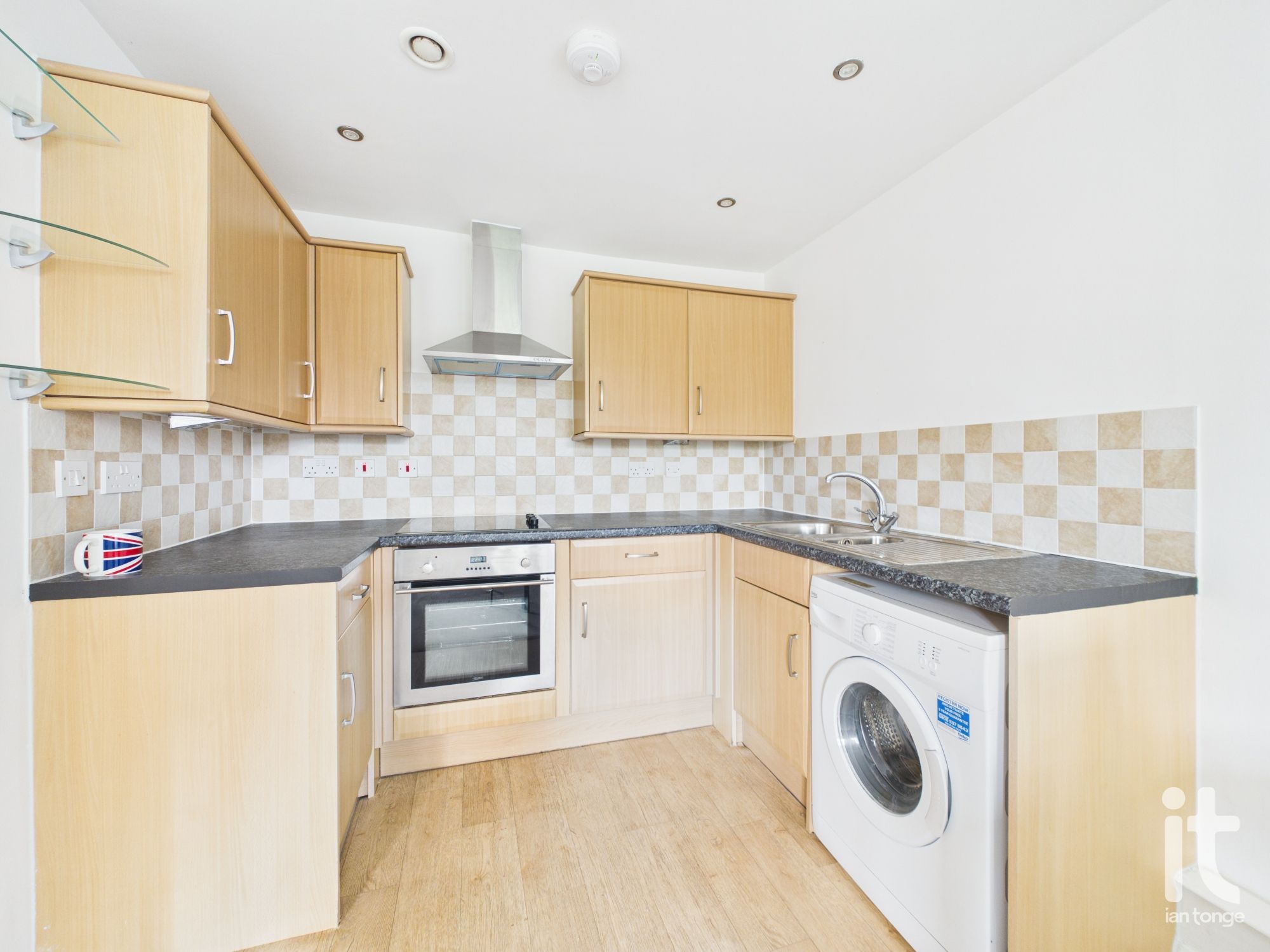 2 bedroom apartment flat/apartment For Sale in Stockport - Photograph 15.