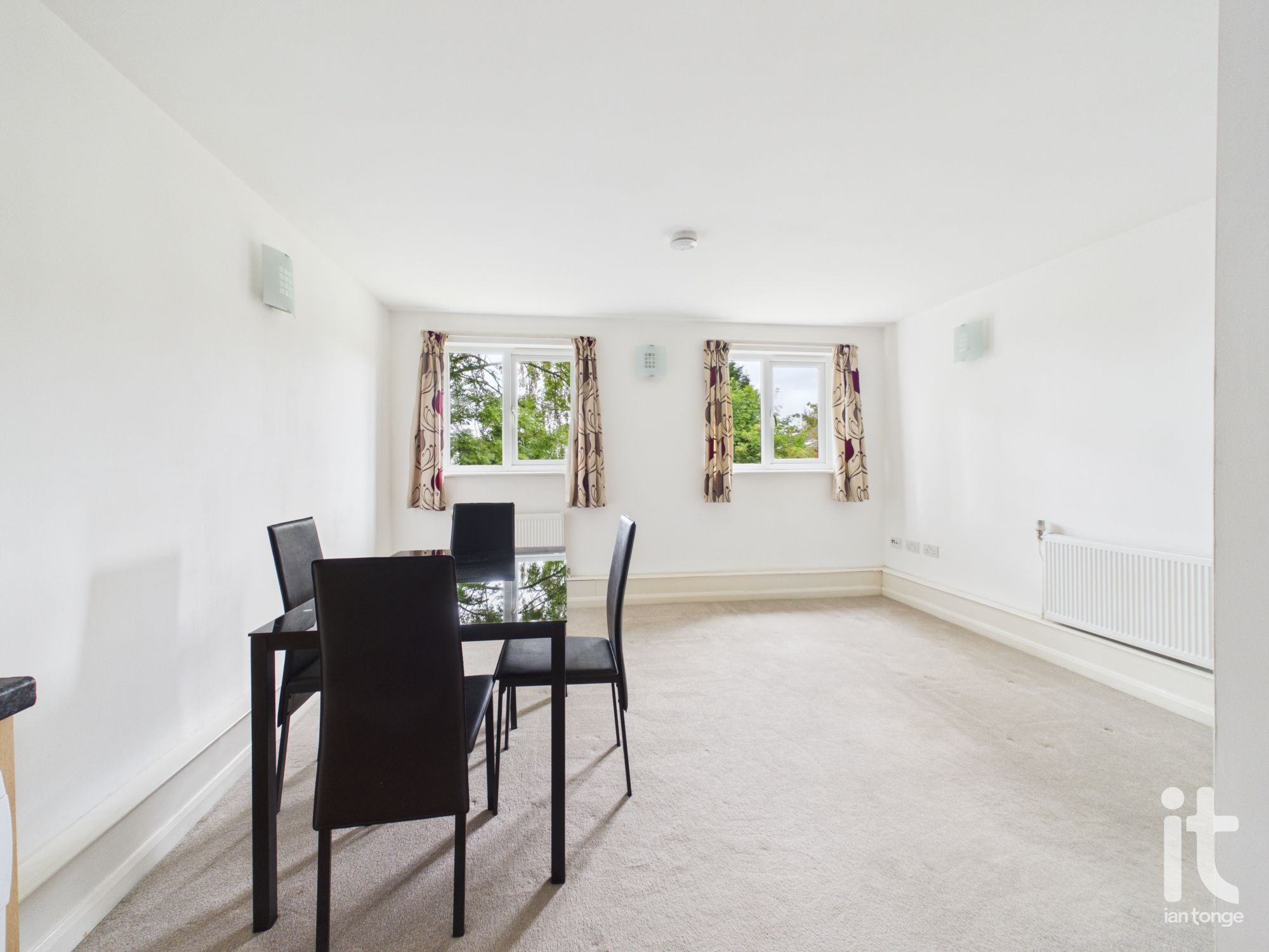2 bedroom apartment flat/apartment For Sale in Stockport - Photograph 16.