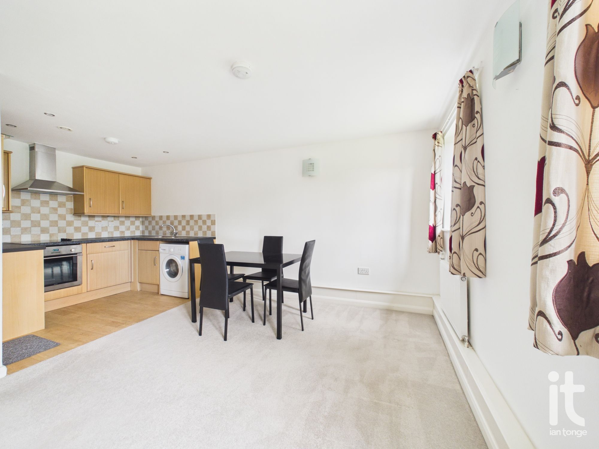 2 bedroom apartment flat/apartment For Sale in Stockport - Photograph 11.