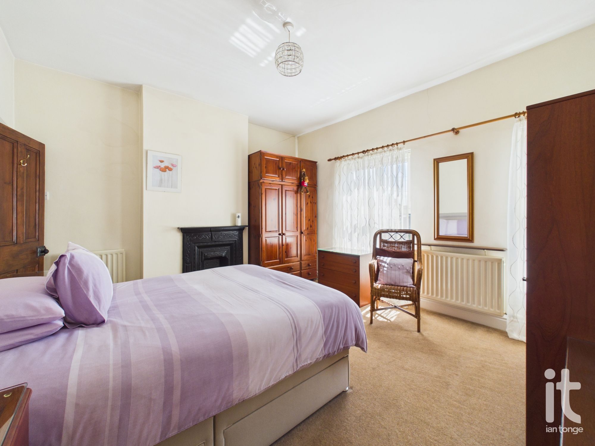 2 bedroom mid terraced house For Sale in Stockport - Photograph 10.