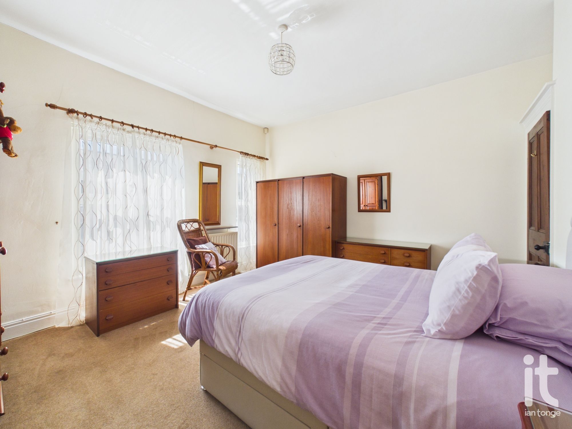 2 bedroom mid terraced house For Sale in Stockport - Photograph 9.