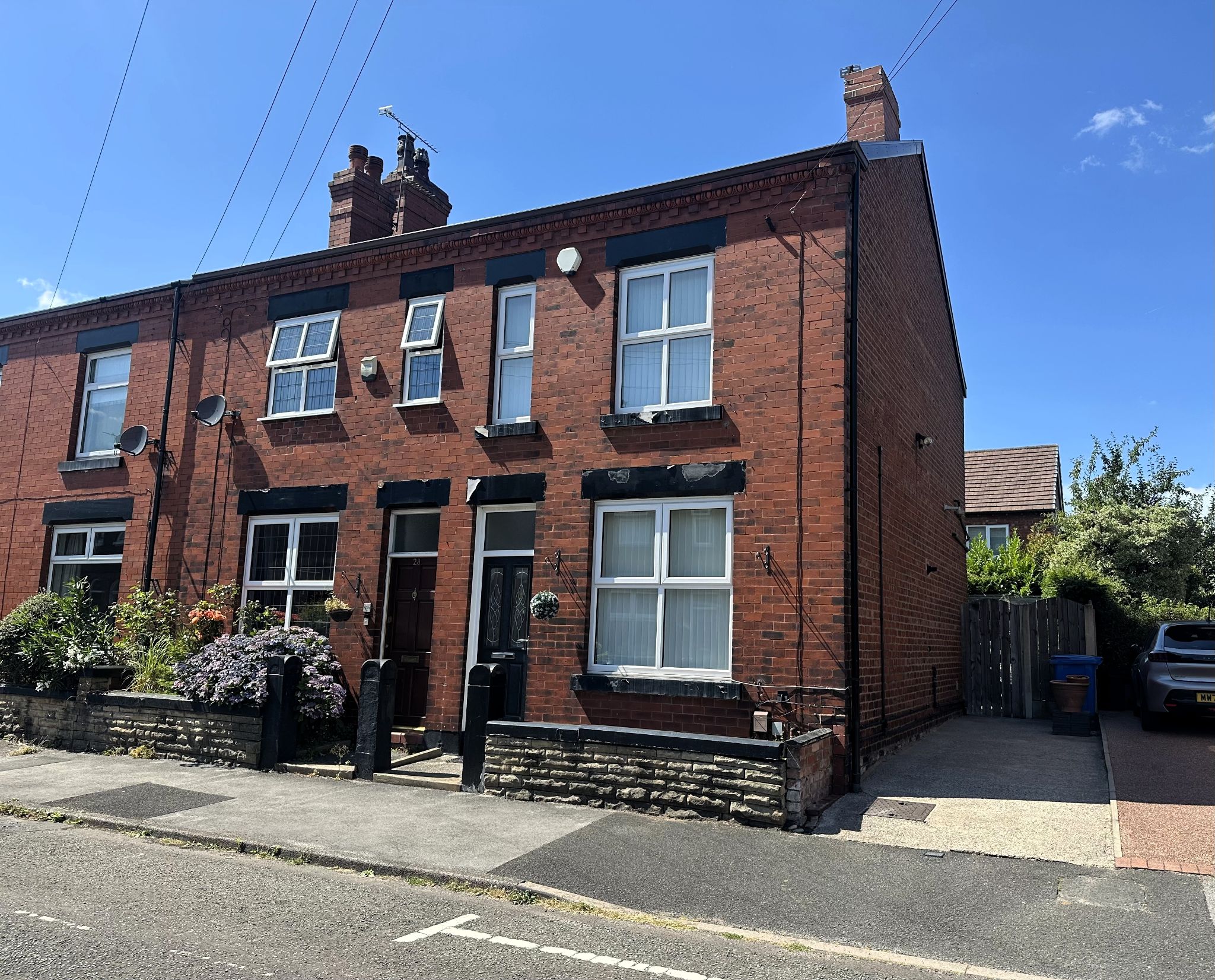 2 bedroom mid terraced house For Sale in Stockport - Property photograph.