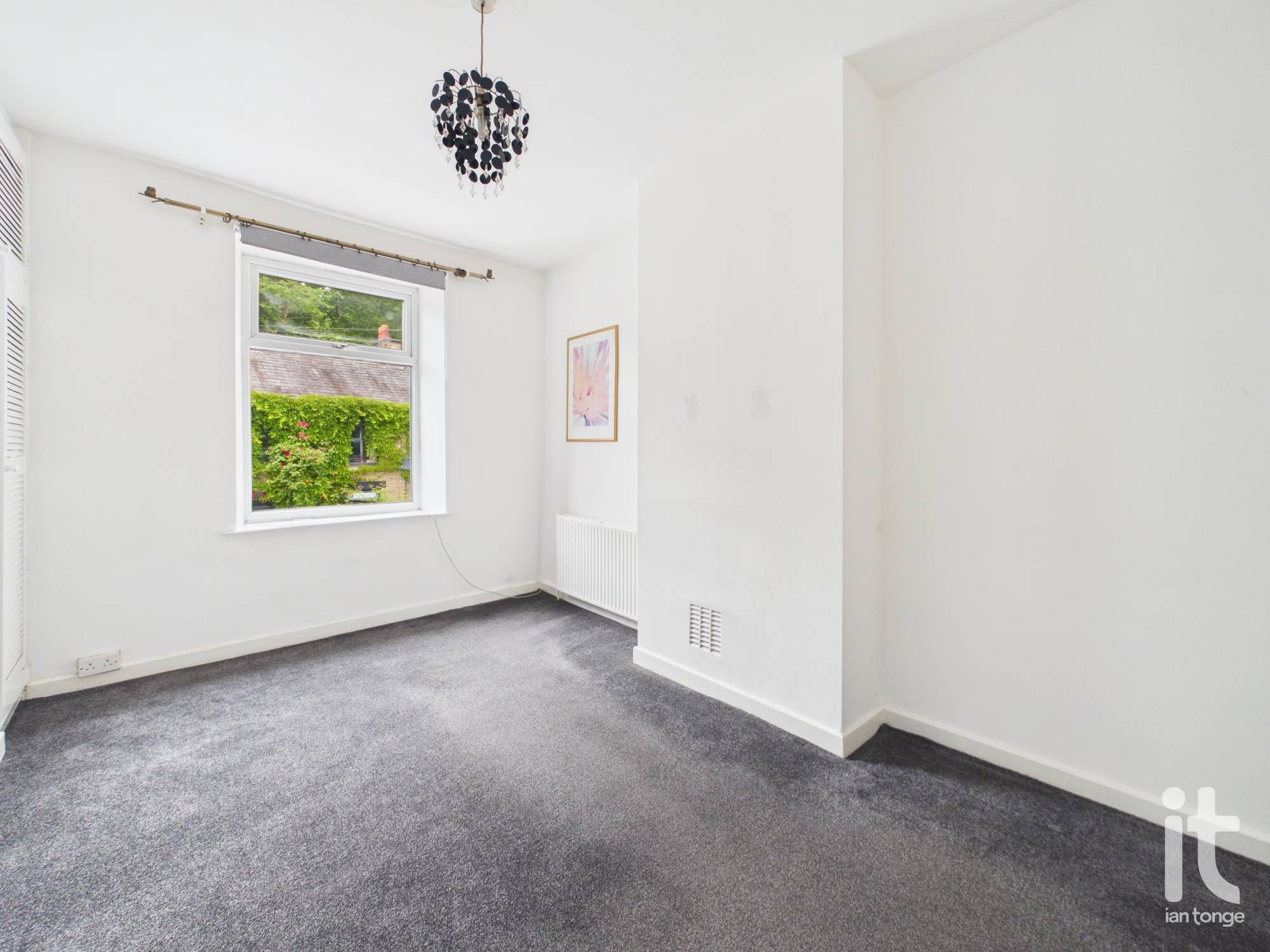 2 bedroom mid terraced house For Sale in High Peak - Photograph 5.