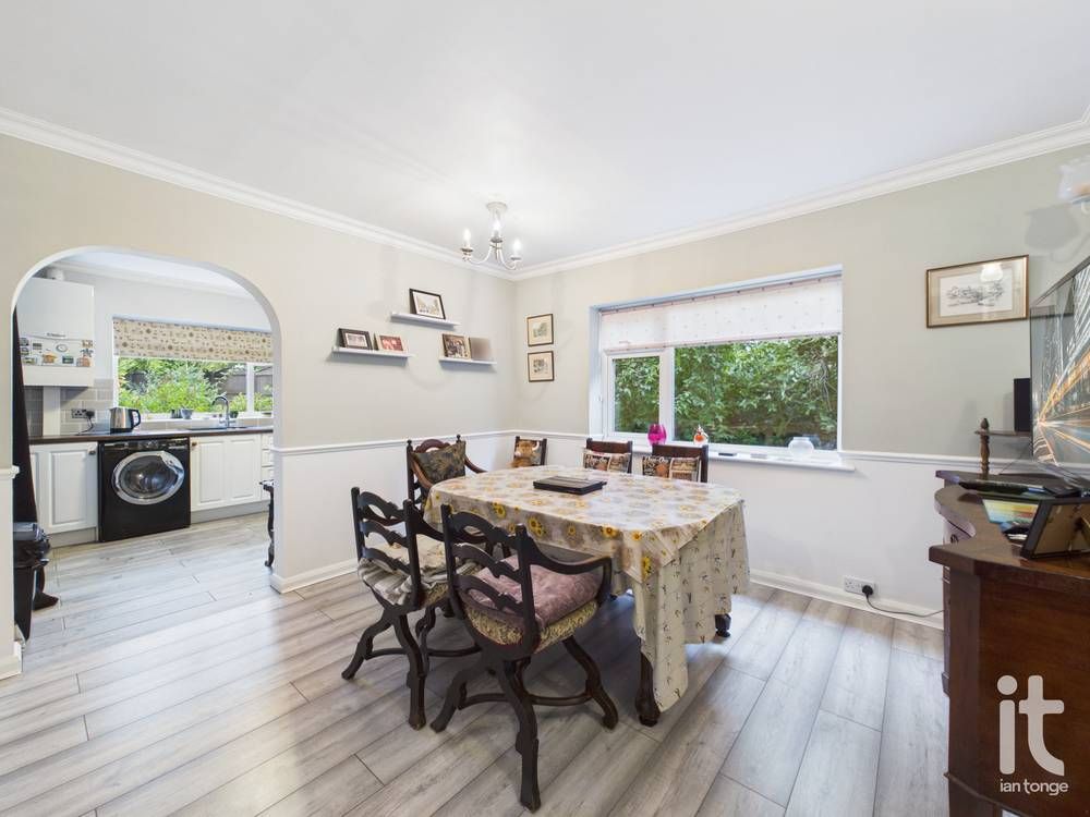 4 bedroom detached bungalow For Sale in Stockport - Photograph 8.
