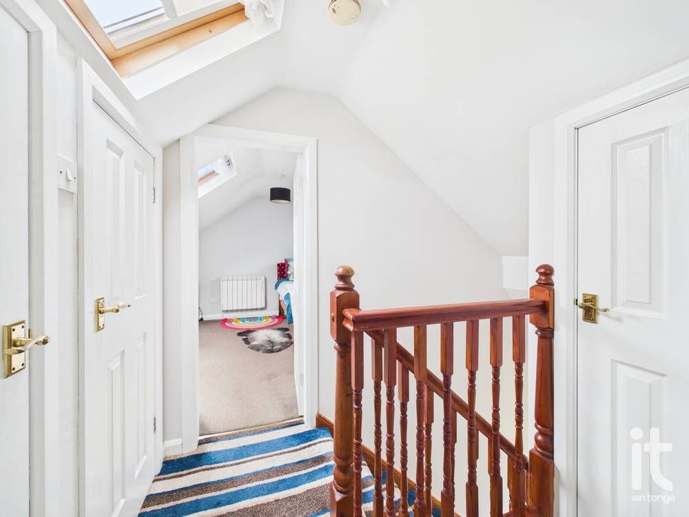 4 bedroom detached bungalow For Sale in Stockport - Photograph 13.