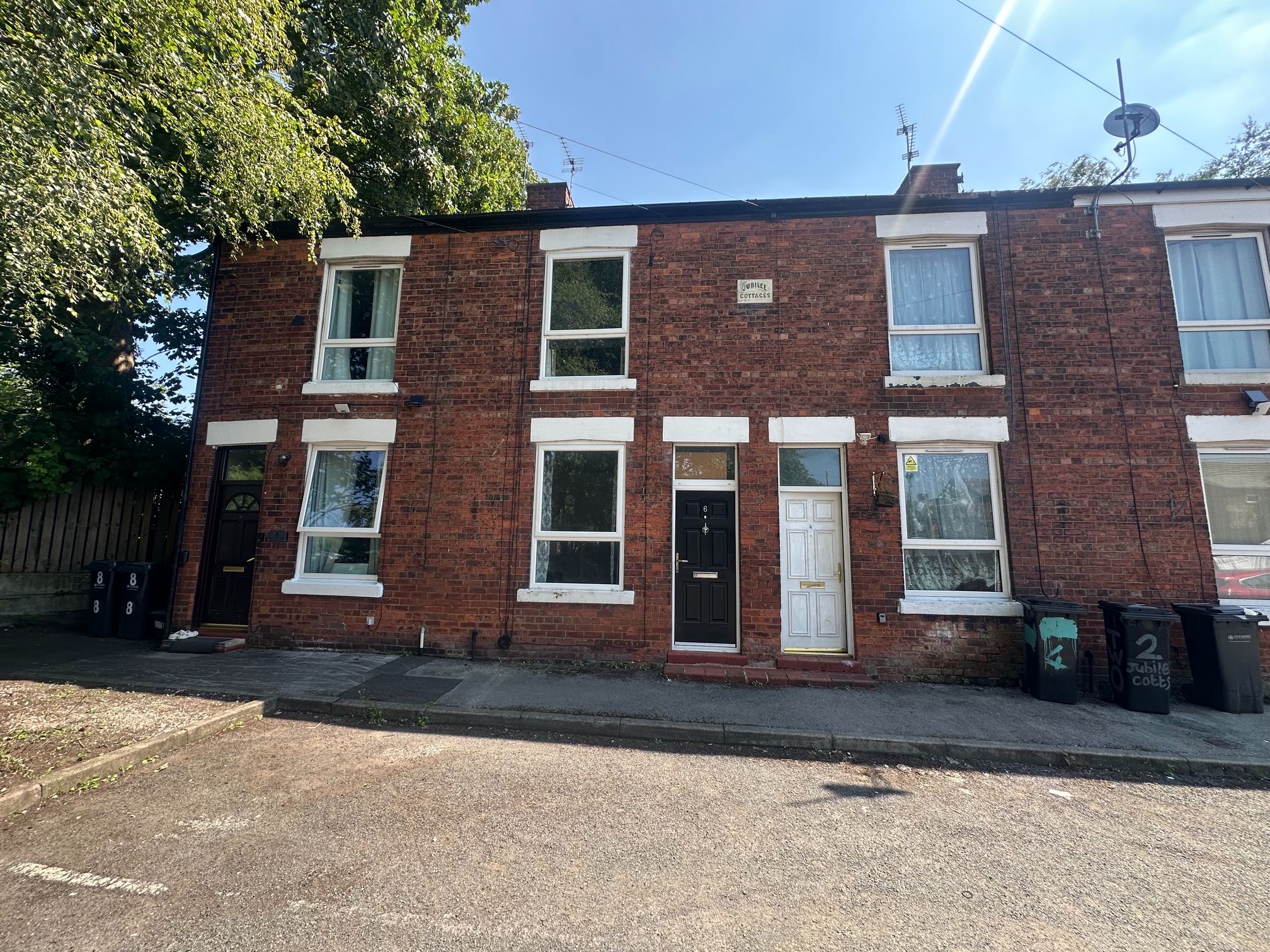 2 bedroom mid terraced house For Sale in Stockport - Property photograph.