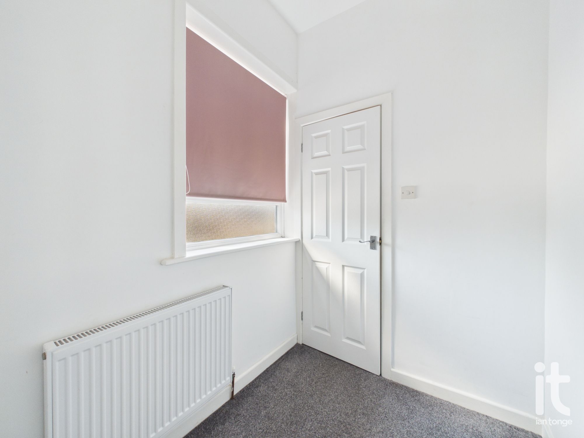 2 bedroom mid terraced house For Sale in Stockport - Photograph 6.