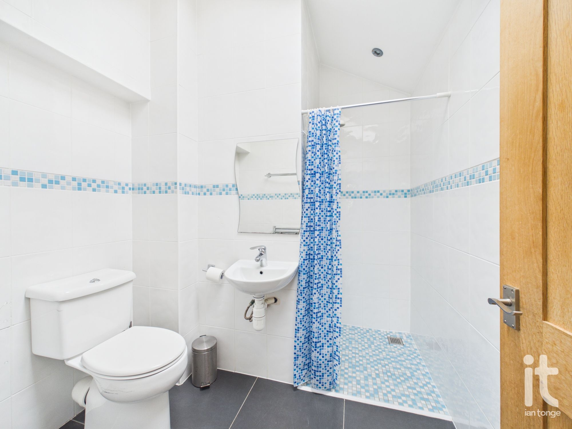 4 bedroom semi-detached house For Sale in Stockport - Photograph 18.