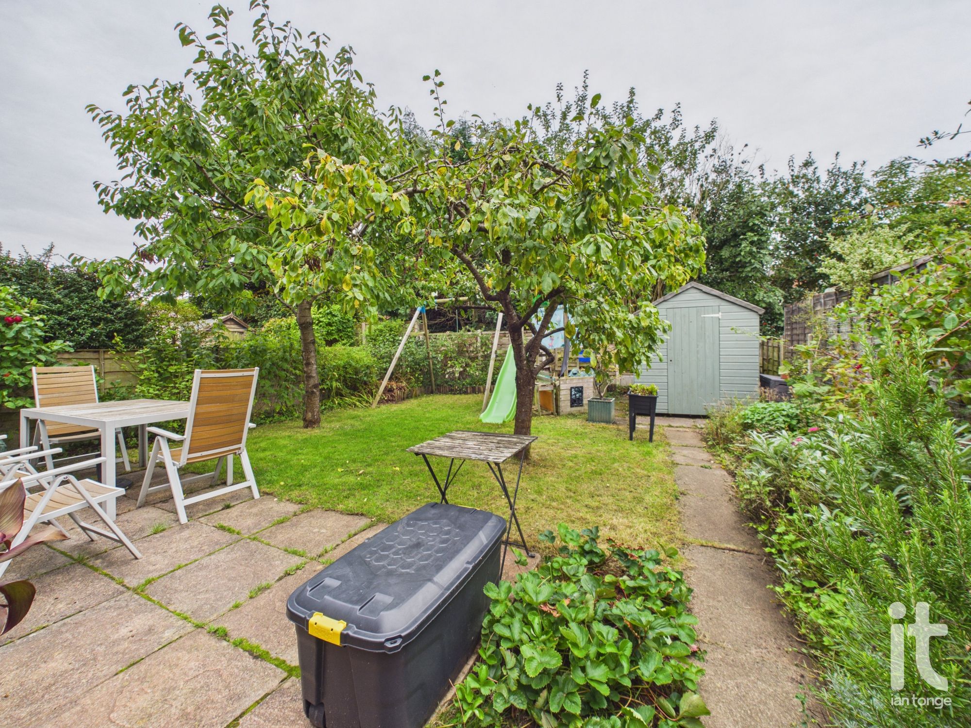 4 bedroom semi-detached house For Sale in Stockport - Photograph 28.