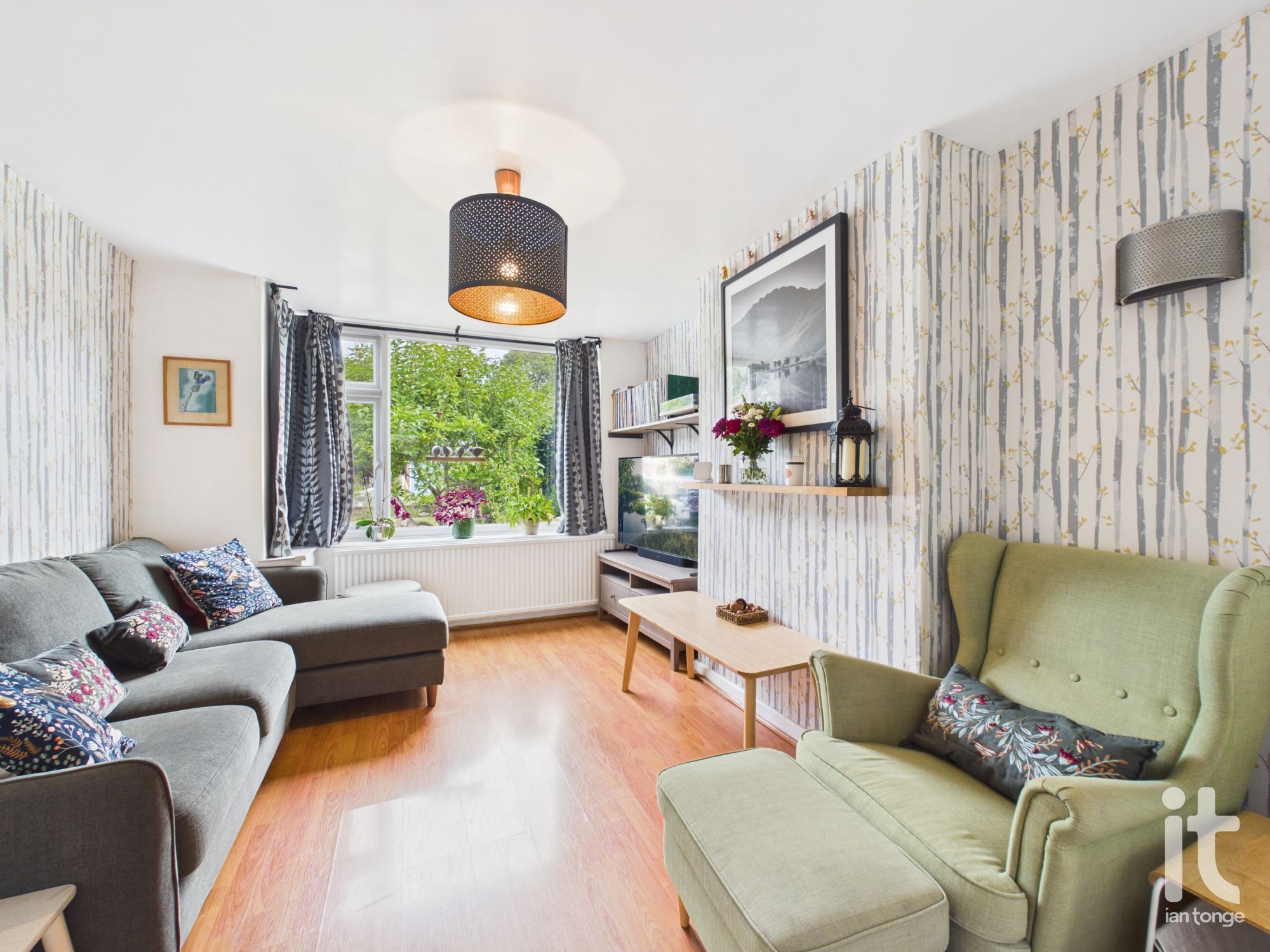 4 bedroom semi-detached house For Sale in Stockport - Photograph 5.