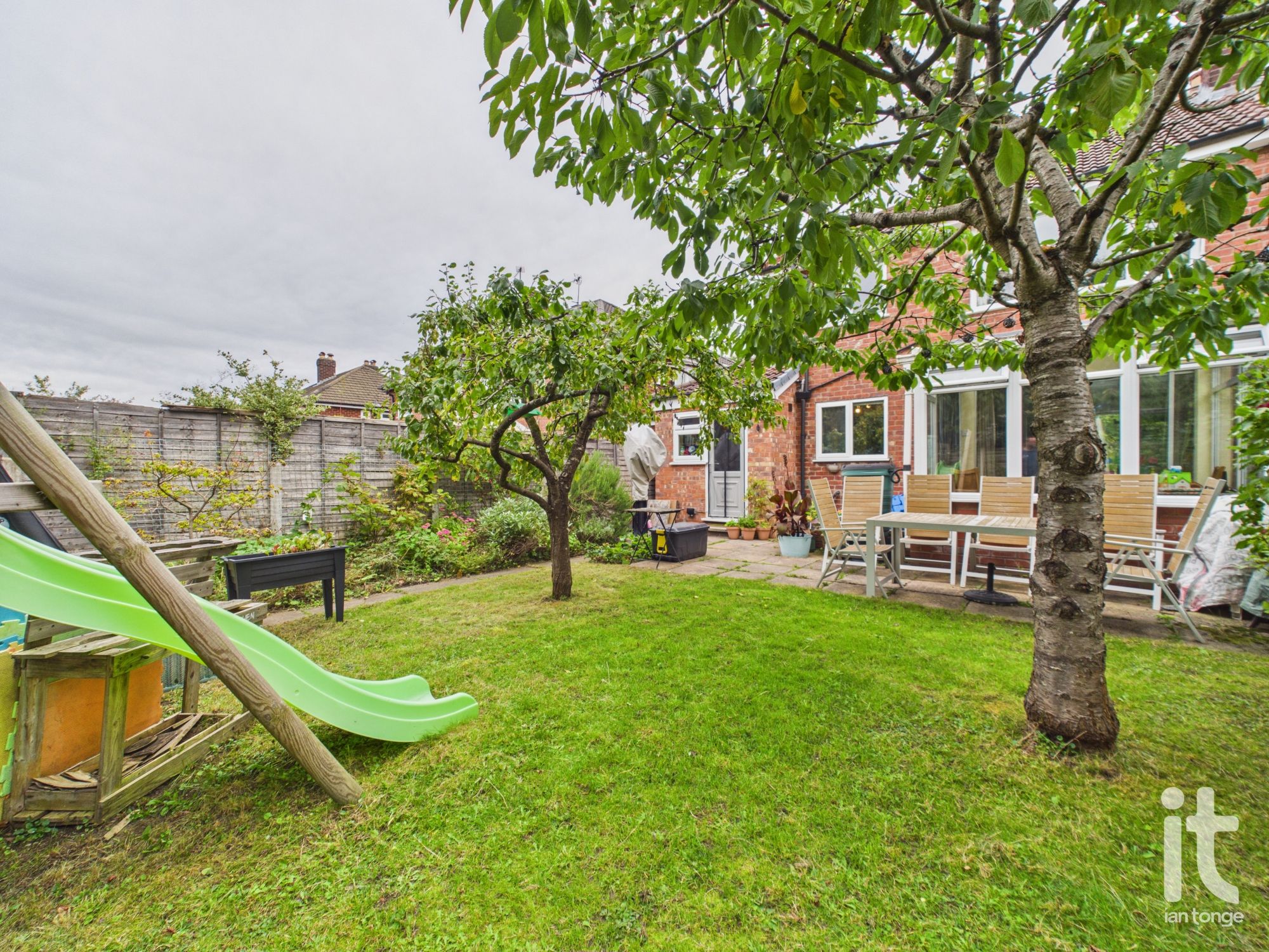 4 bedroom semi-detached house For Sale in Stockport - Photograph 30.