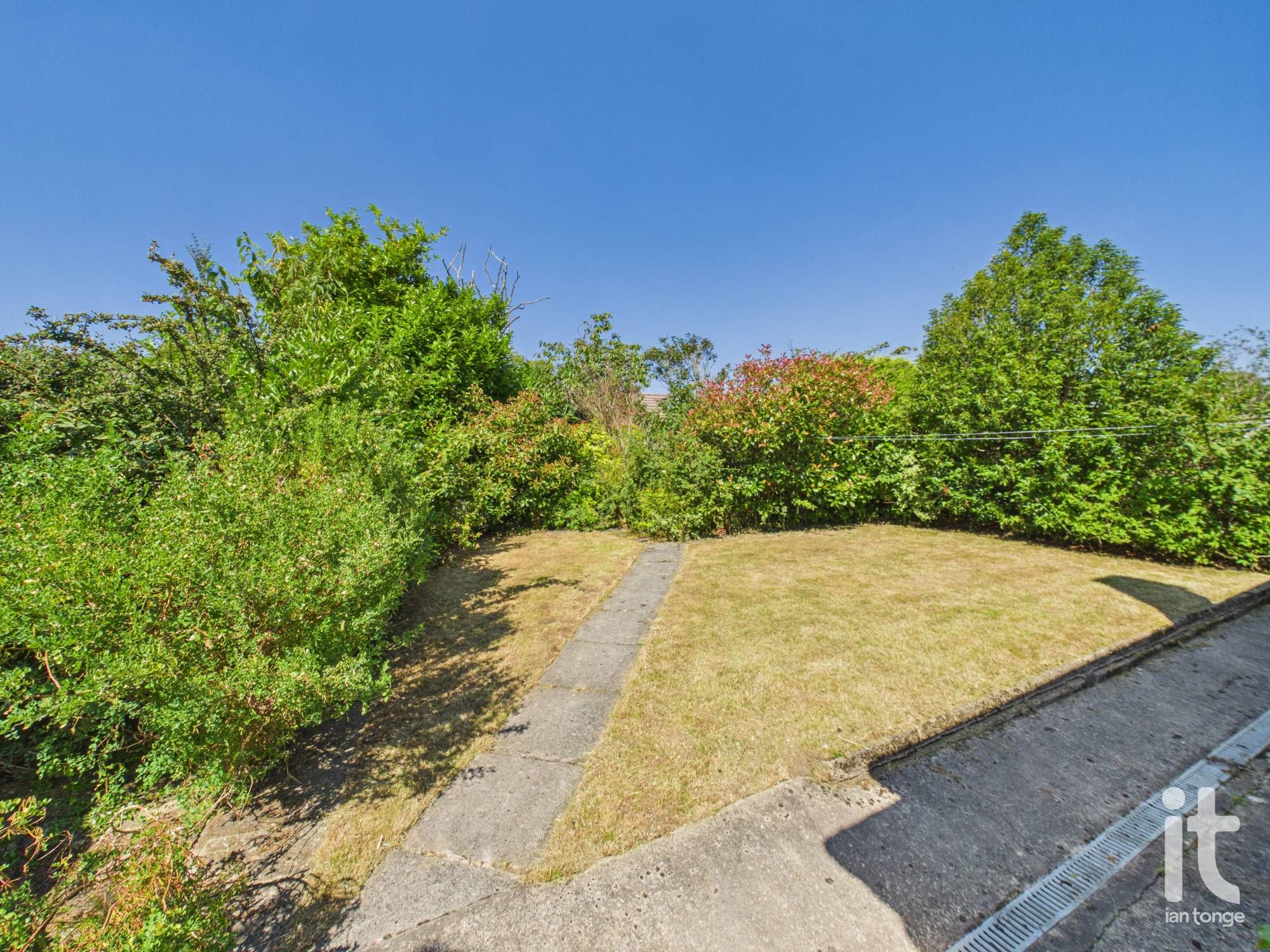 2 bedroom detached bungalow For Sale in Stockport - Photograph 14.